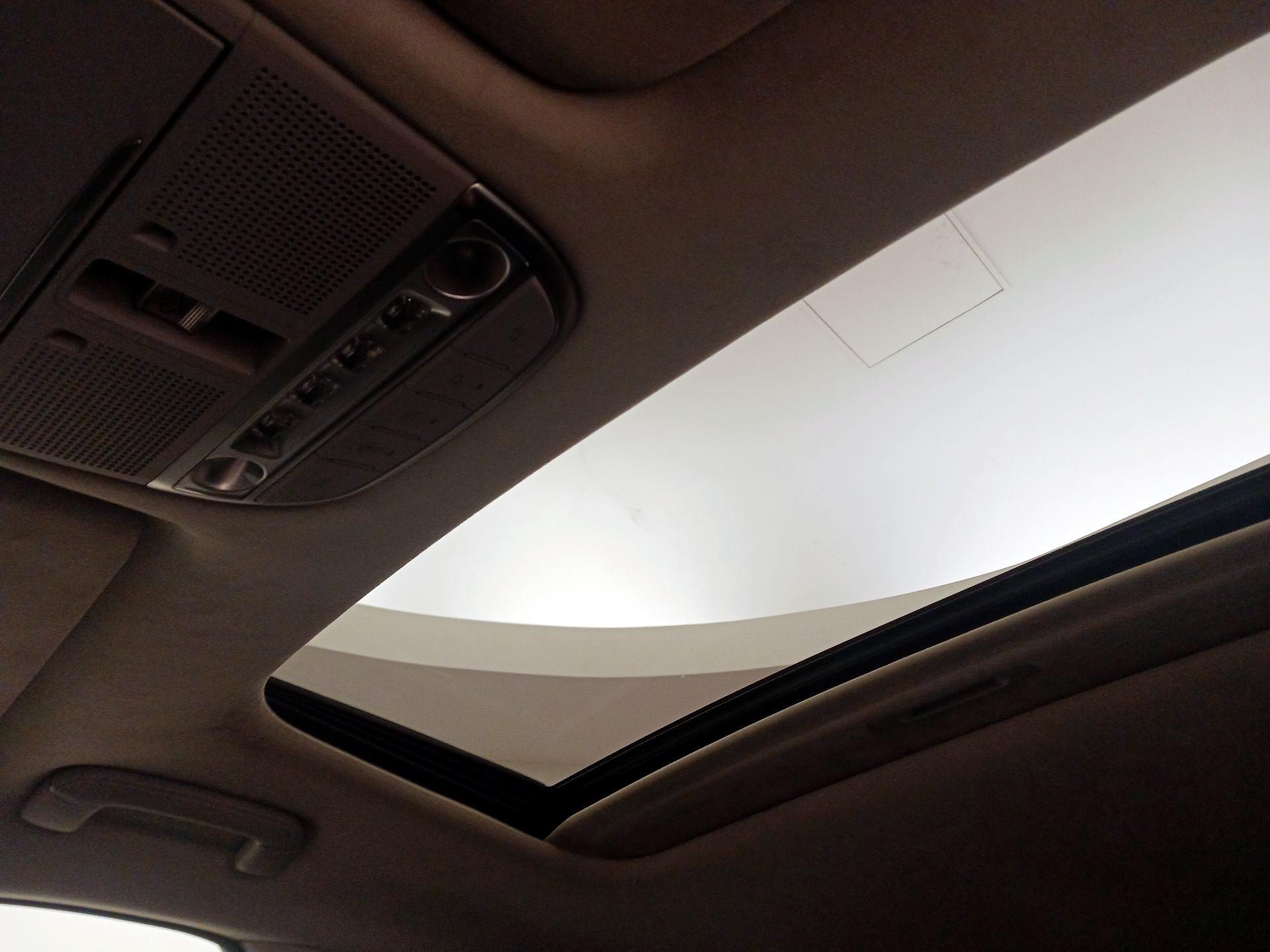 Thumbnail: 2018 Genesis G90 - 20