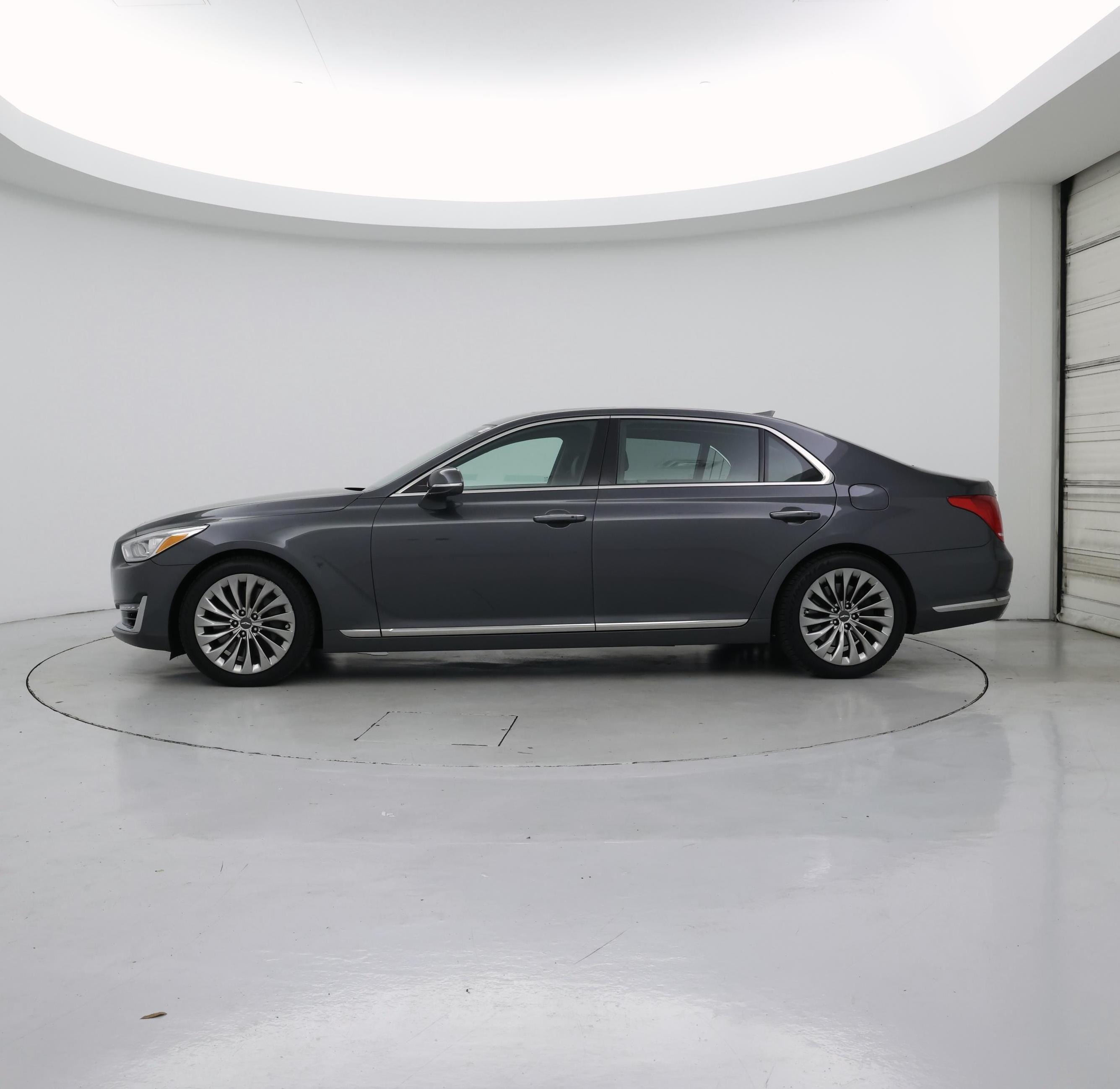 Thumbnail: 2018 Genesis G90 - 3