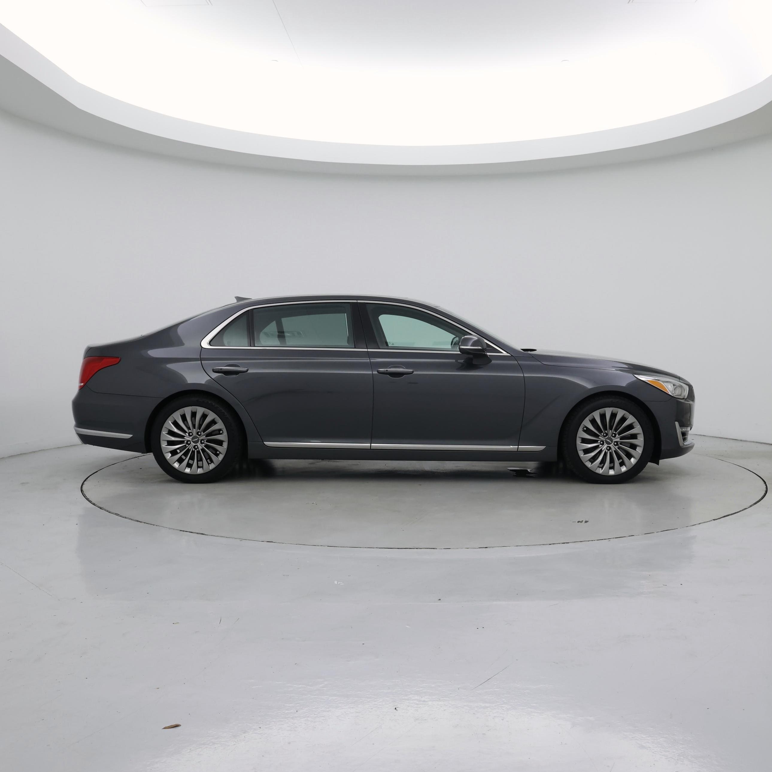 Thumbnail: 2018 Genesis G90 - 7