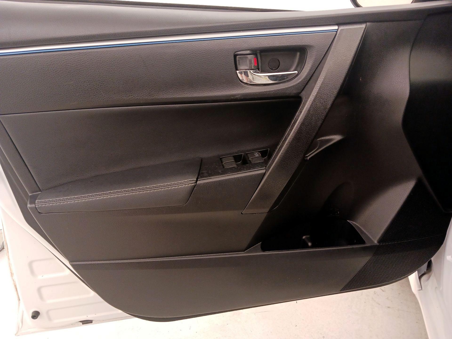 Thumbnail: 2016 Toyota Corolla - 12