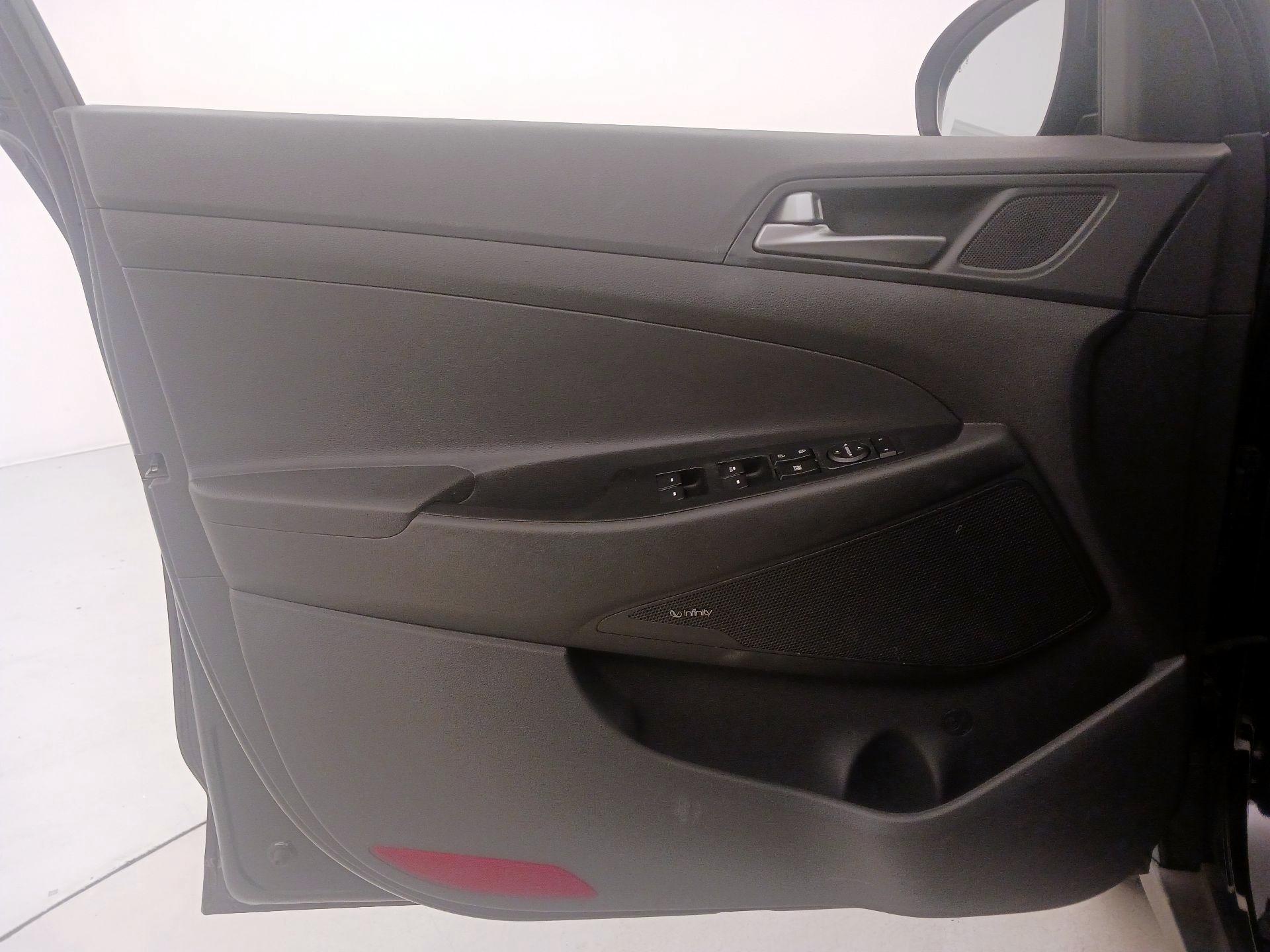 Thumbnail: 2017 Hyundai Tucson - 12