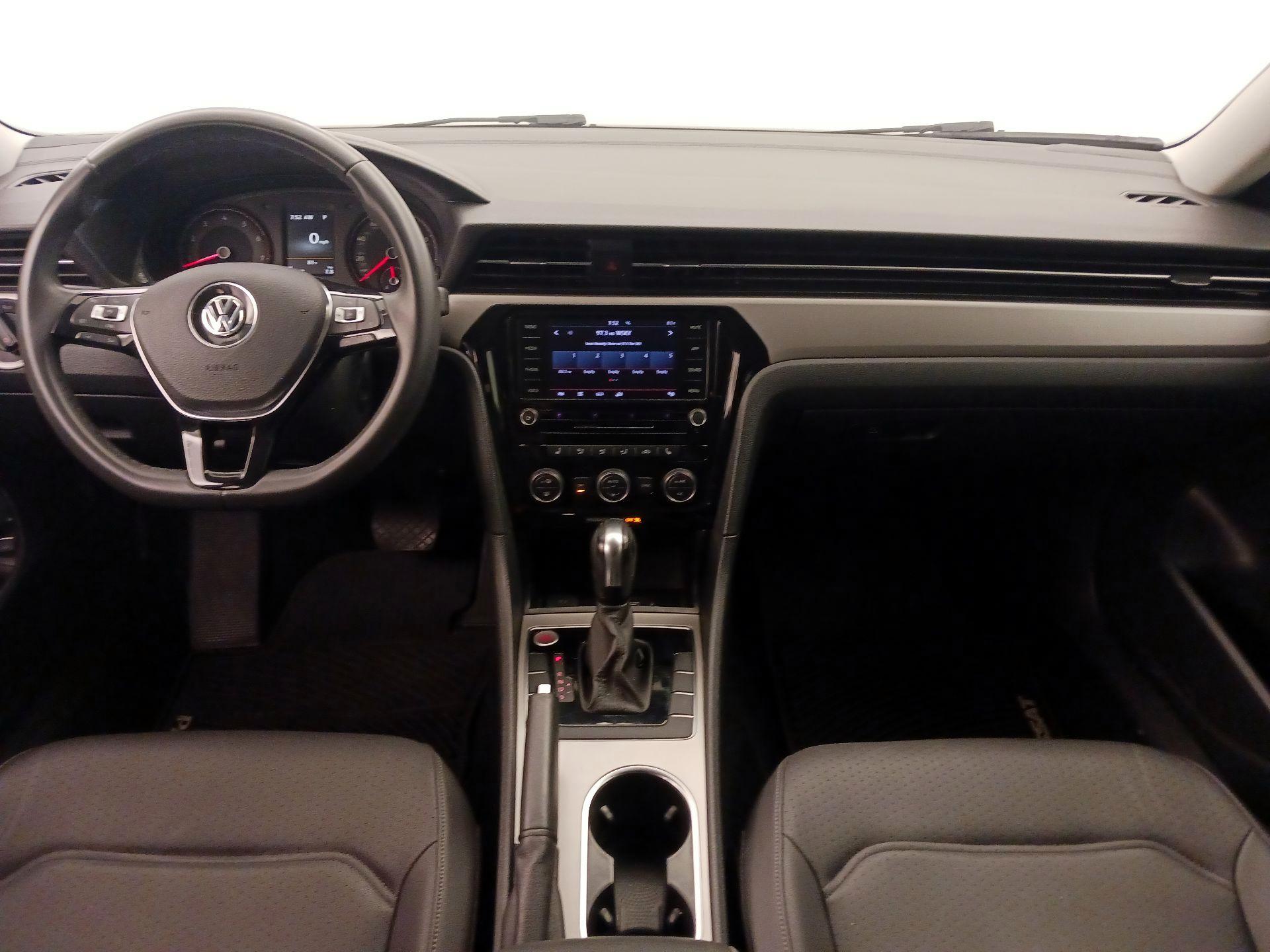 Thumbnail: 2022 Volkswagen Passat - 9