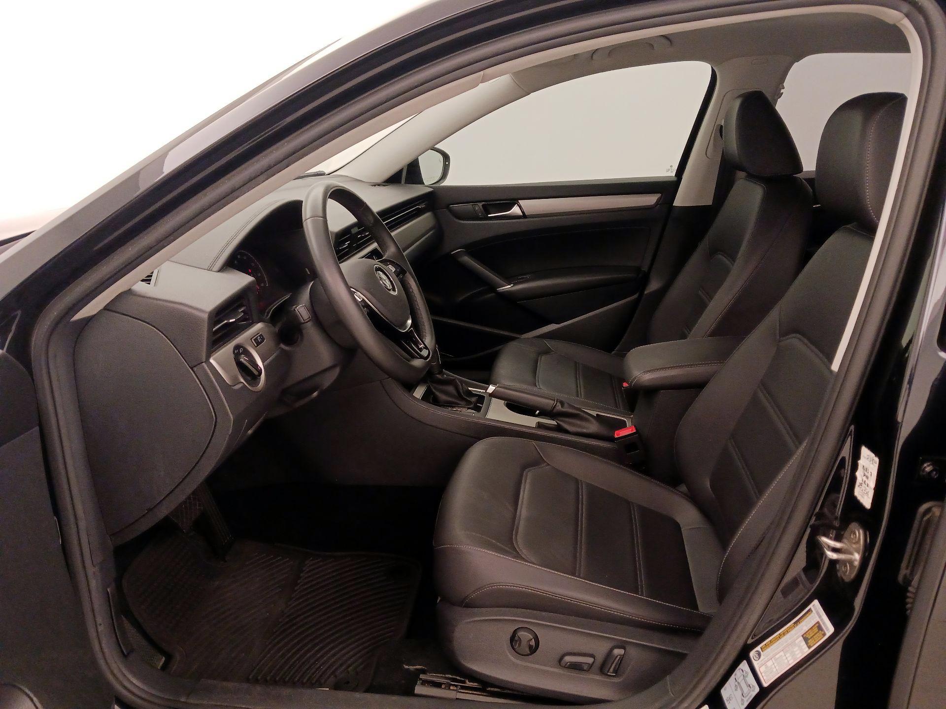 Thumbnail: 2022 Volkswagen Passat - 11