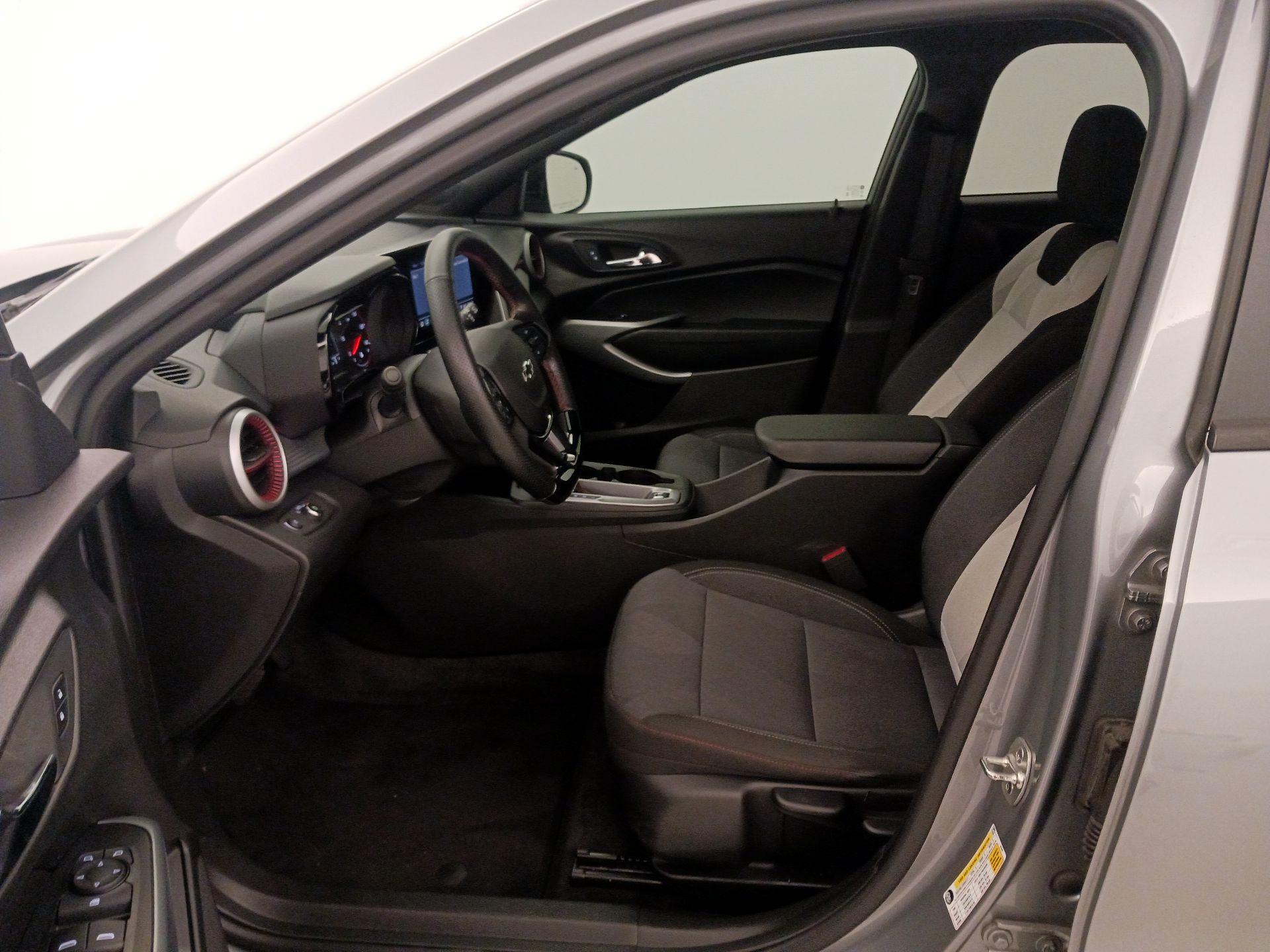 Thumbnail: 2024 Chevrolet Trax - 11