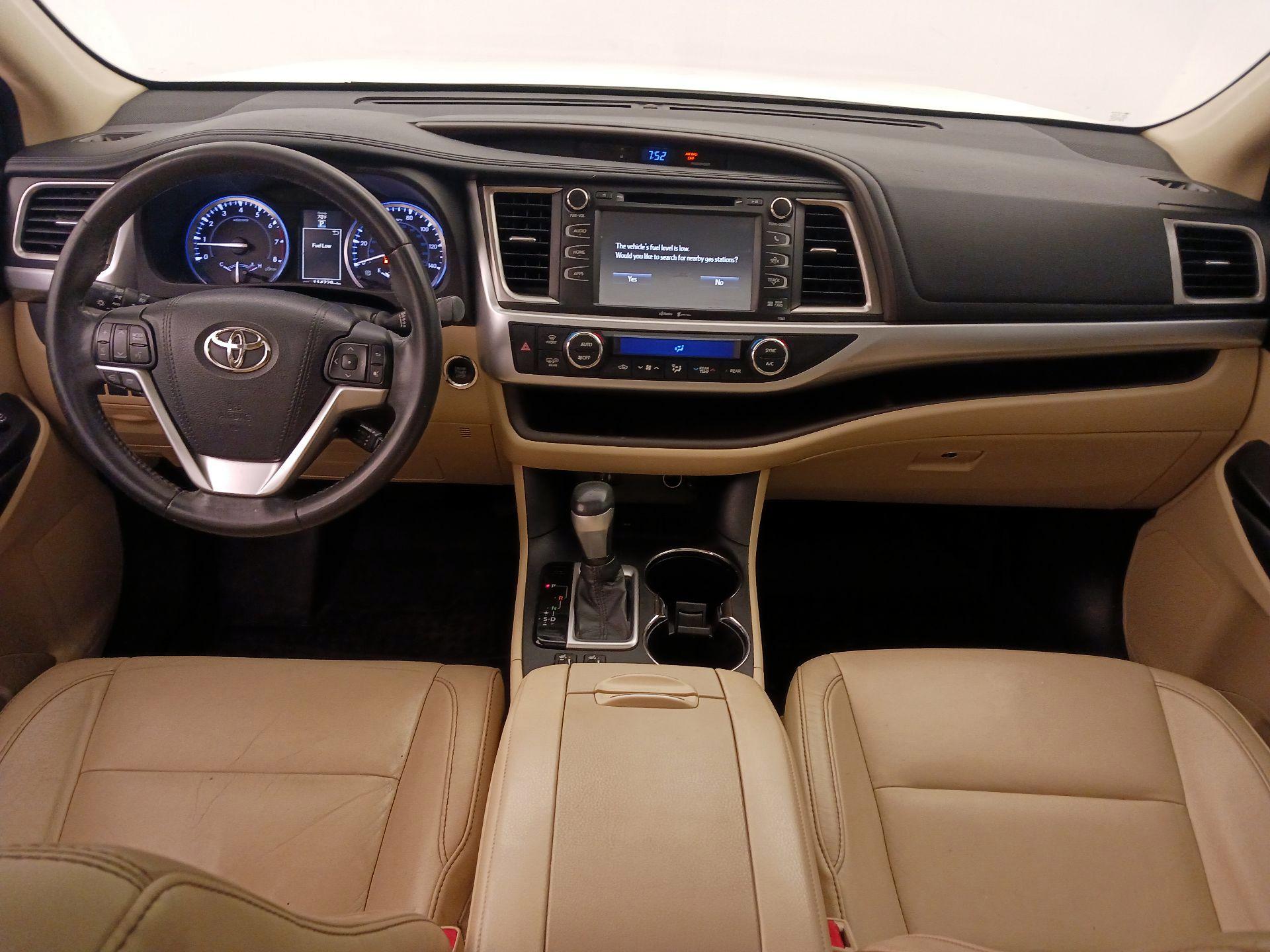 Thumbnail: 2015 Toyota Highlander - 9
