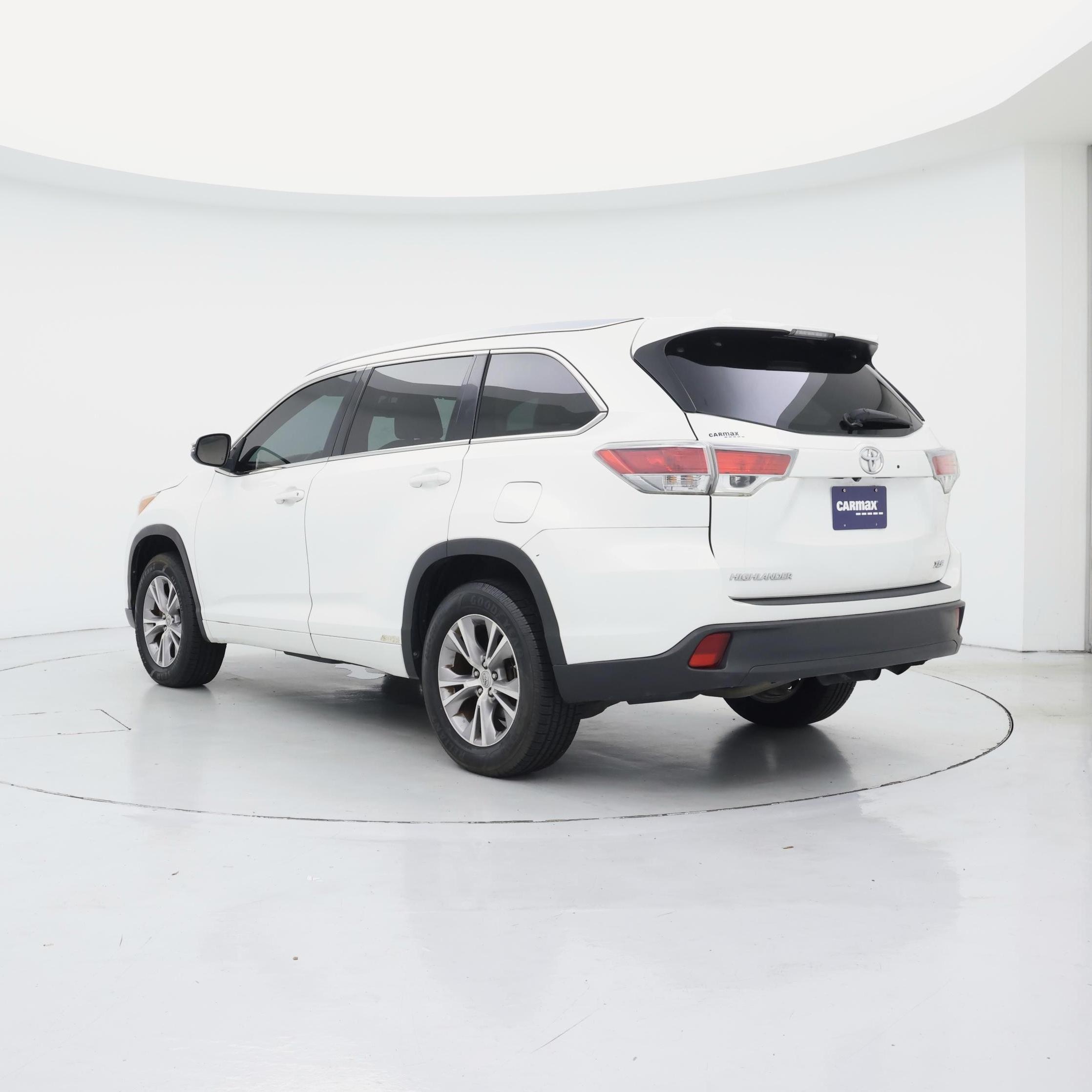 Thumbnail: 2015 Toyota Highlander - 2
