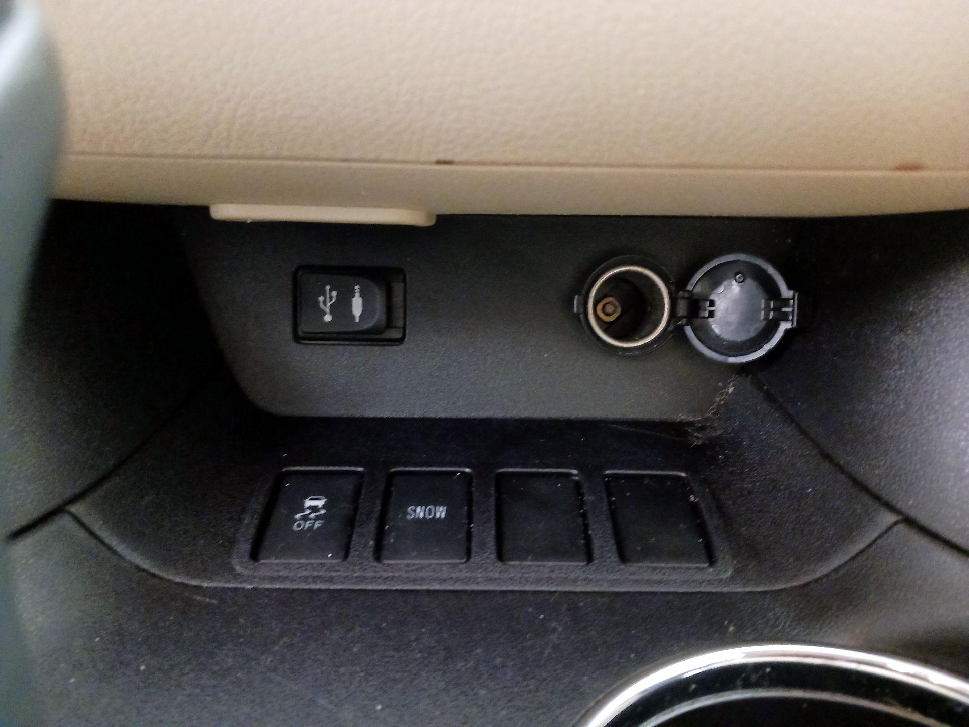 Thumbnail: 2015 Toyota Highlander - 19