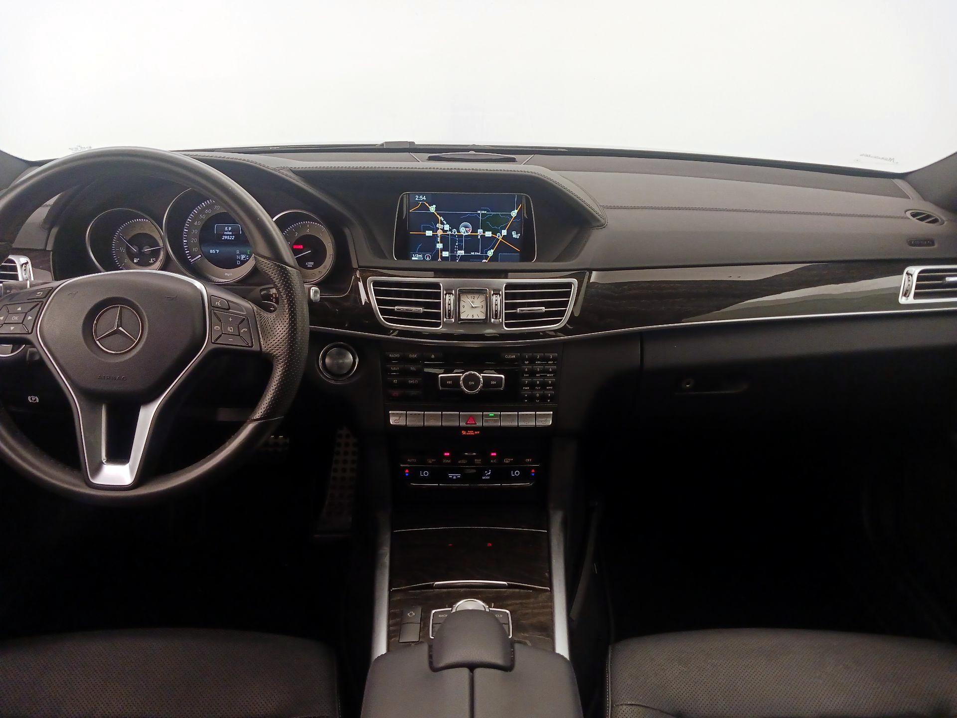 Thumbnail: 2015 Mercedes-Benz E-Class - 9