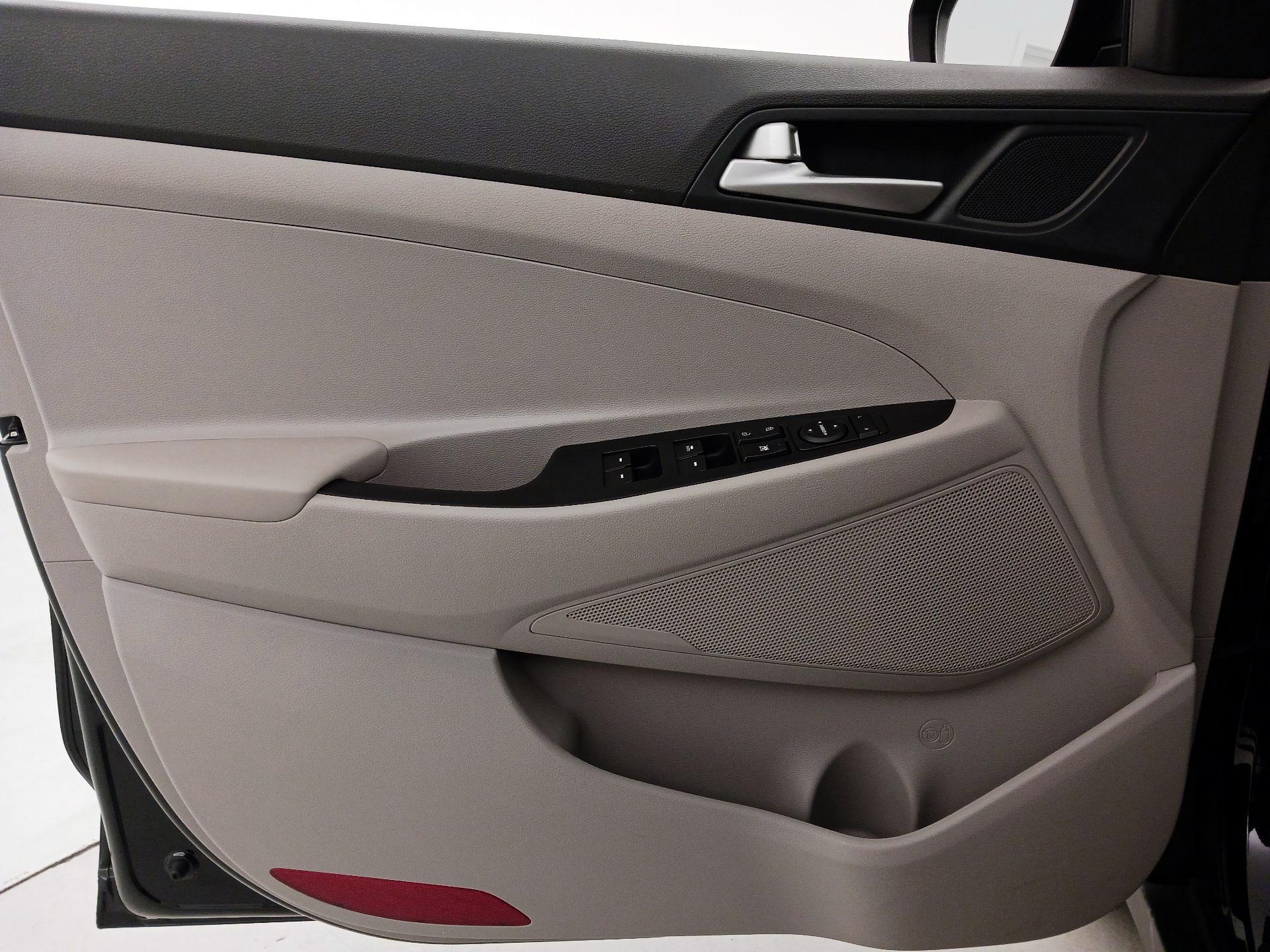 Thumbnail: 2020 Hyundai Tucson - 12