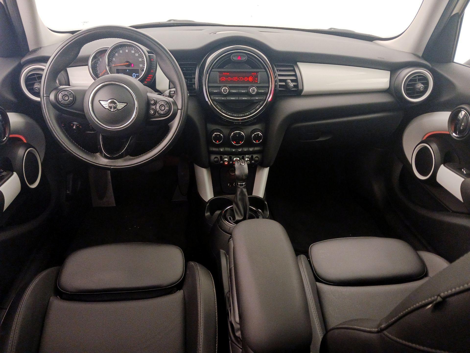 Thumbnail: 2015 MINI Cooper Hardtop - 9