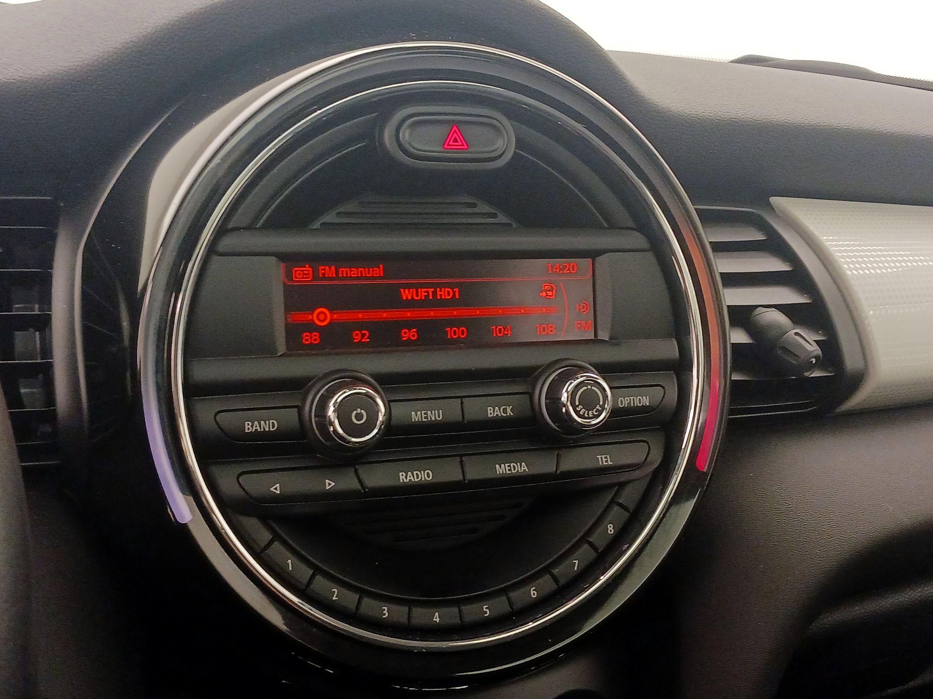 Thumbnail: 2015 MINI Cooper Hardtop - 14
