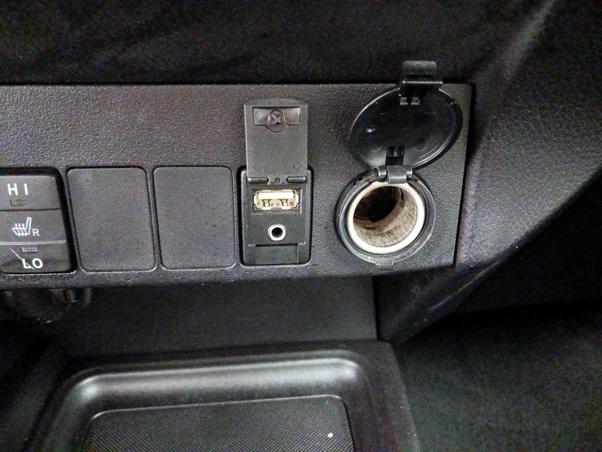 Thumbnail: 2014 Toyota RAV4 - 18