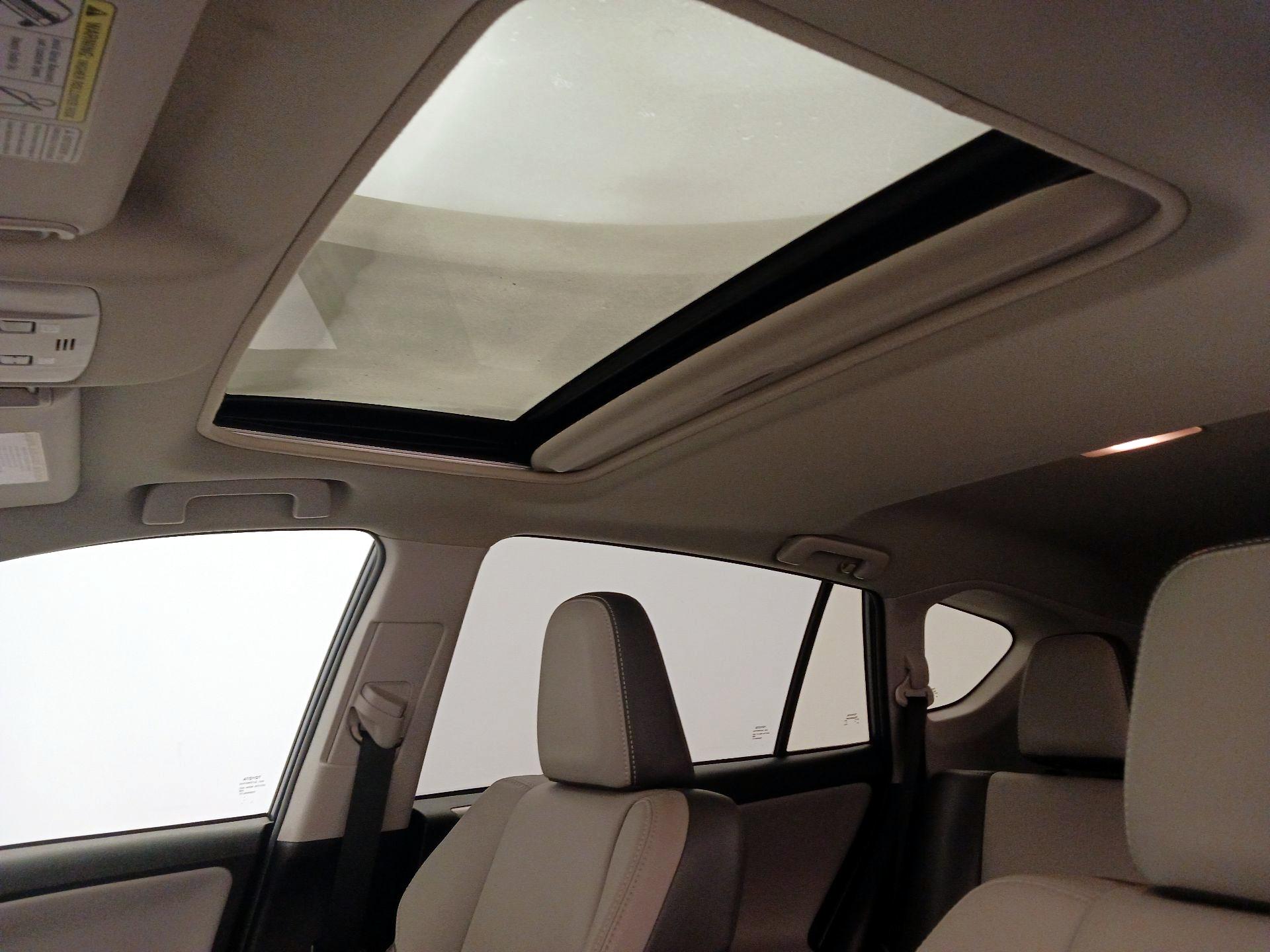 Thumbnail: 2014 Toyota RAV4 - 19