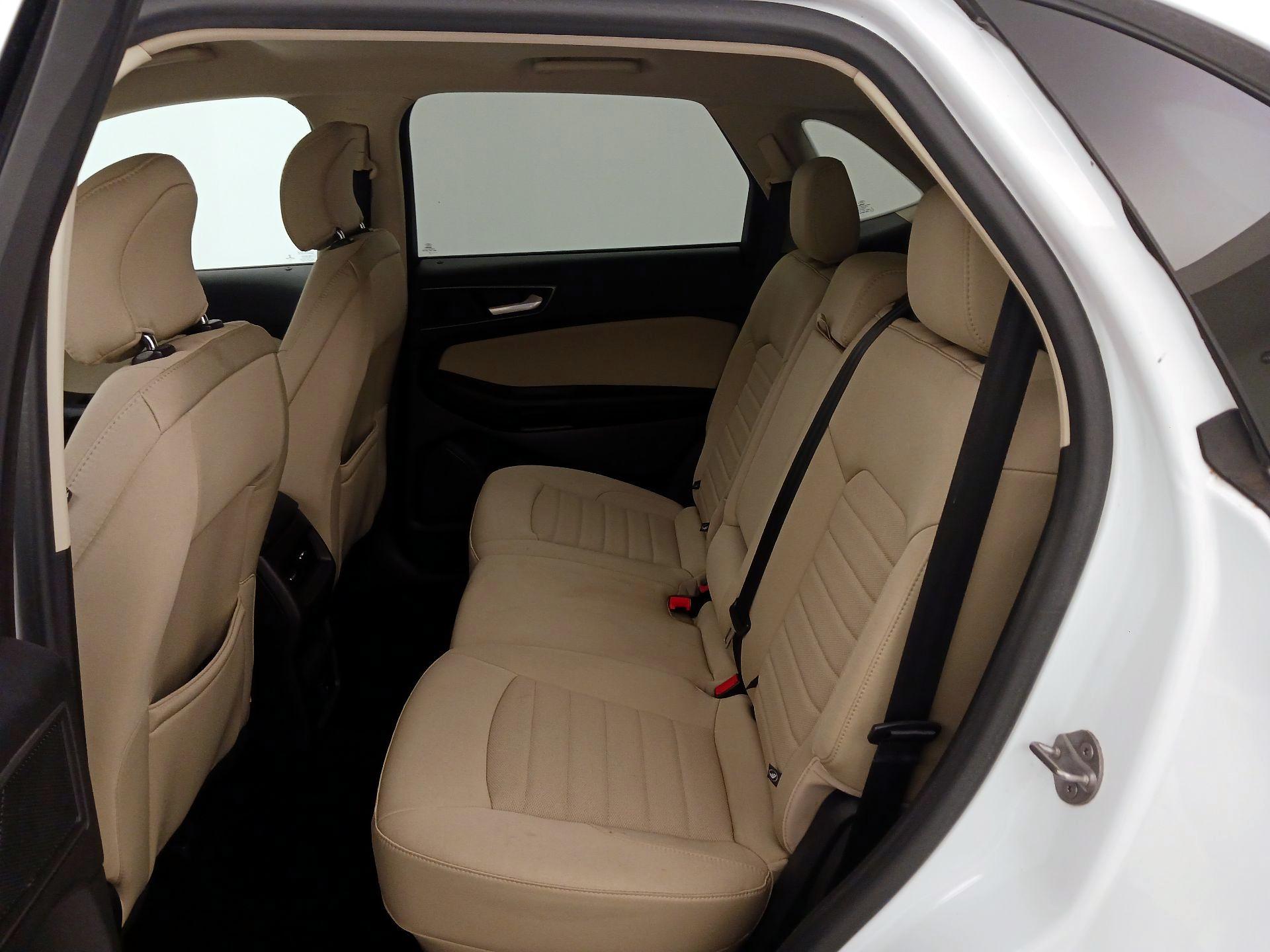Thumbnail: 2016 Ford Edge - 19