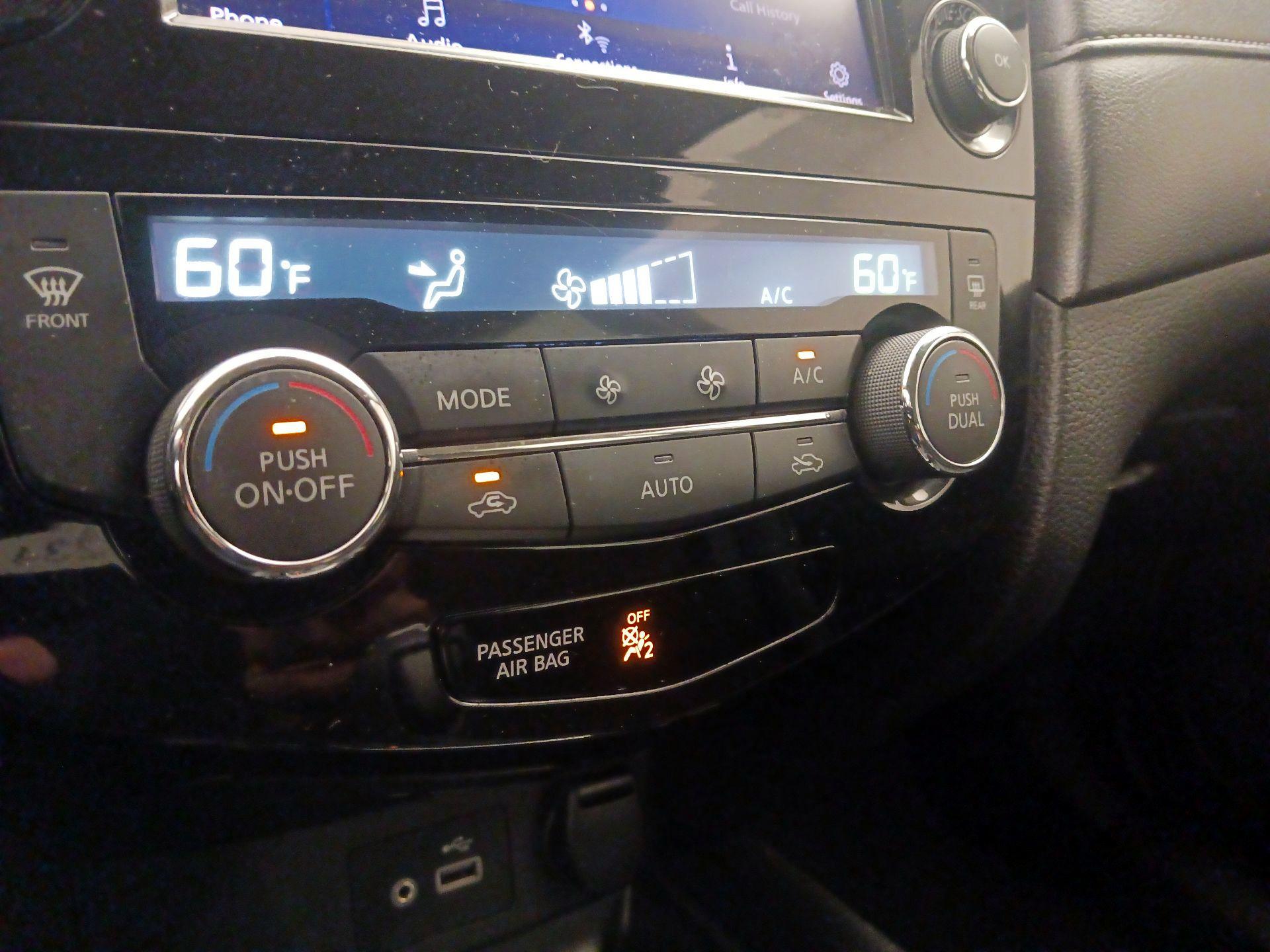 Thumbnail: 2019 Nissan Rogue - 16