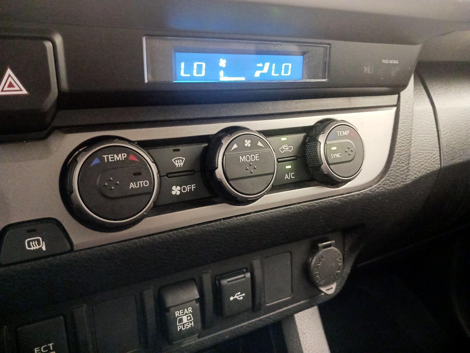 2022 Toyota Tacoma SR5 - Photo 17