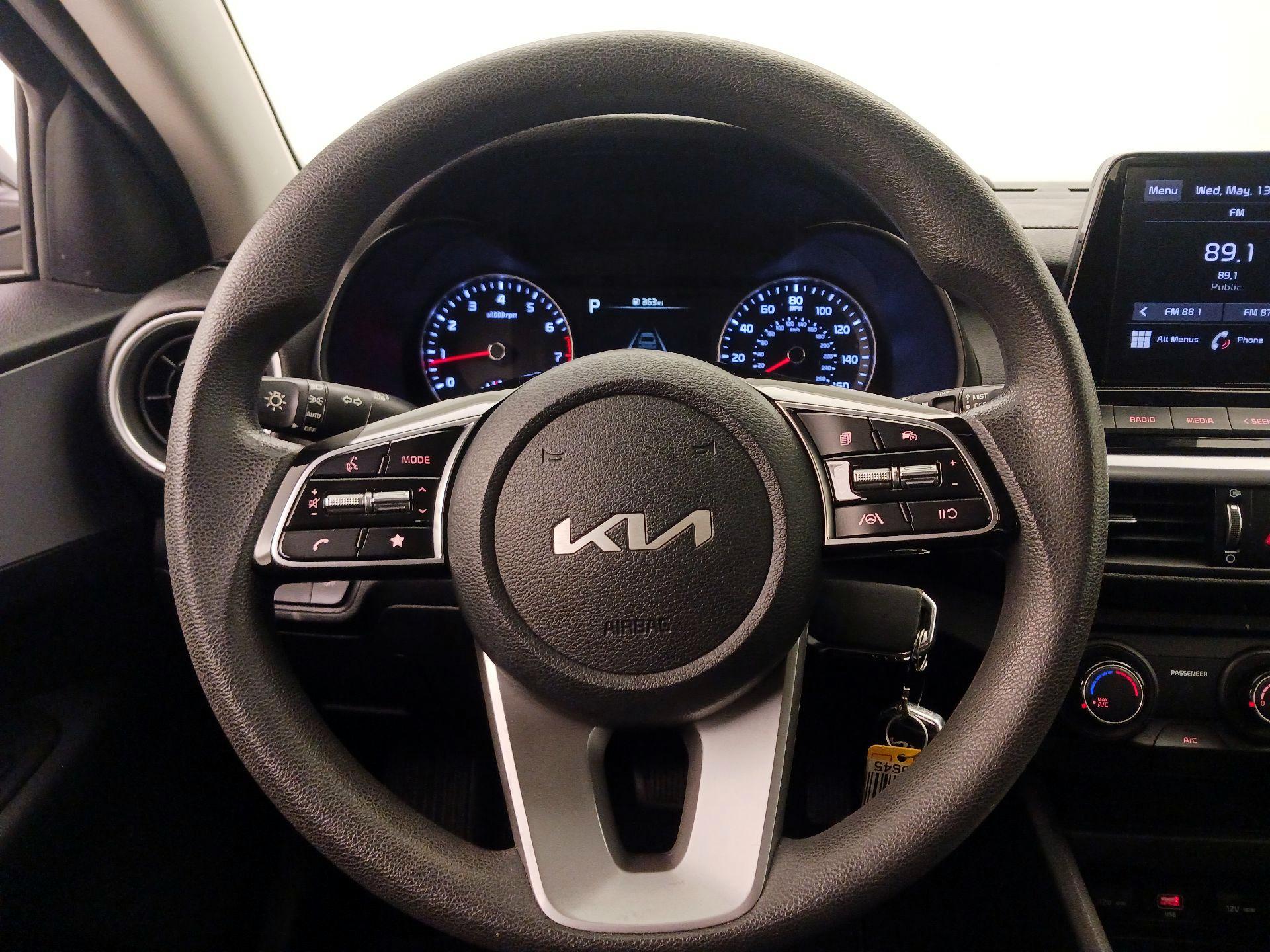 Thumbnail: 2022 Kia Forte - 10