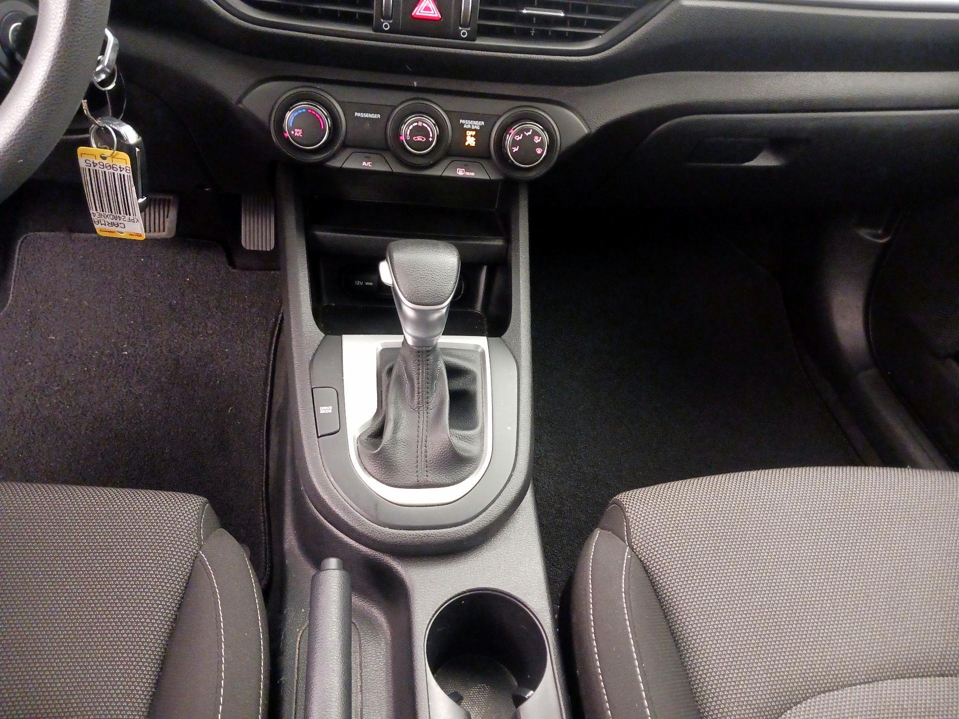 Thumbnail: 2022 Kia Forte - 17