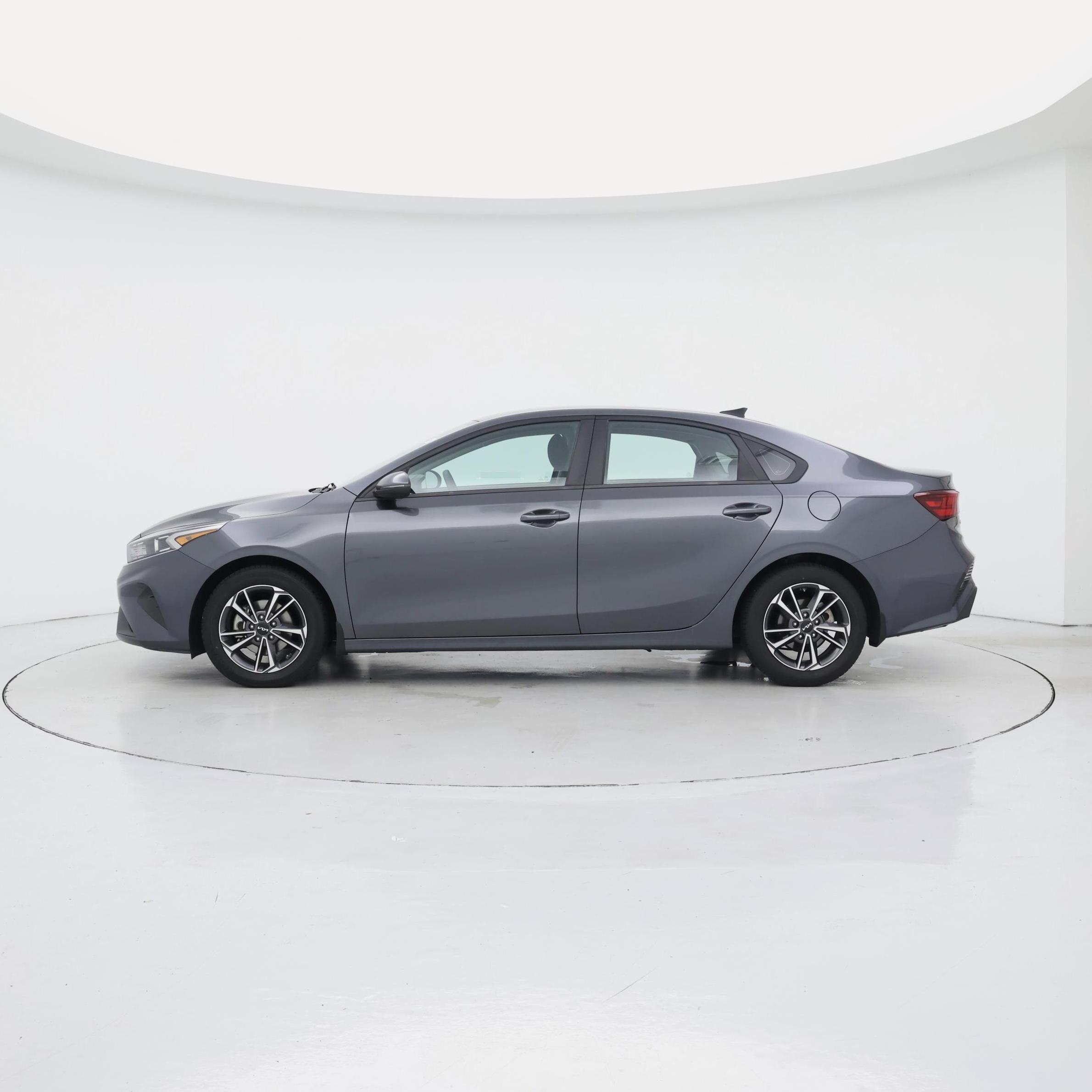 Thumbnail: 2022 Kia Forte - 3
