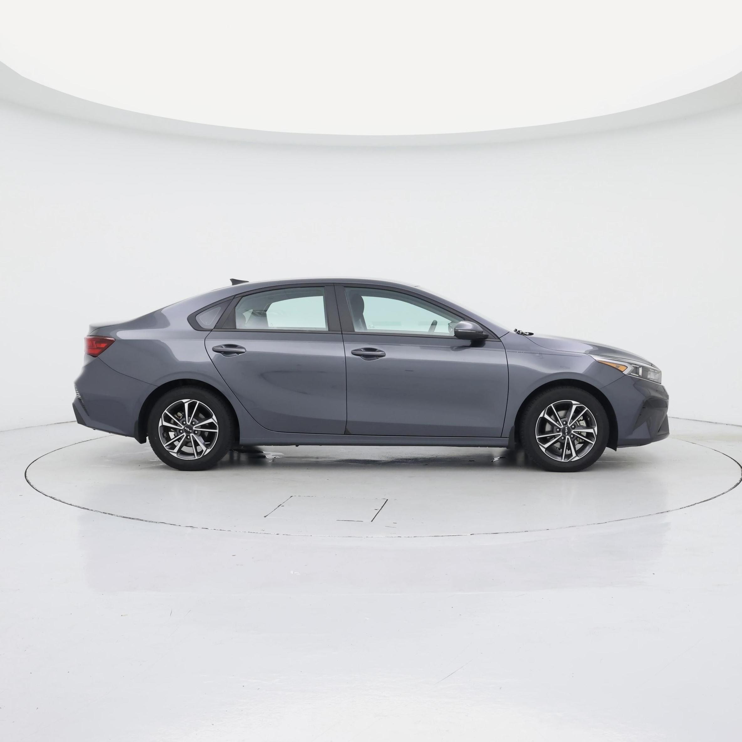 Thumbnail: 2022 Kia Forte - 7
