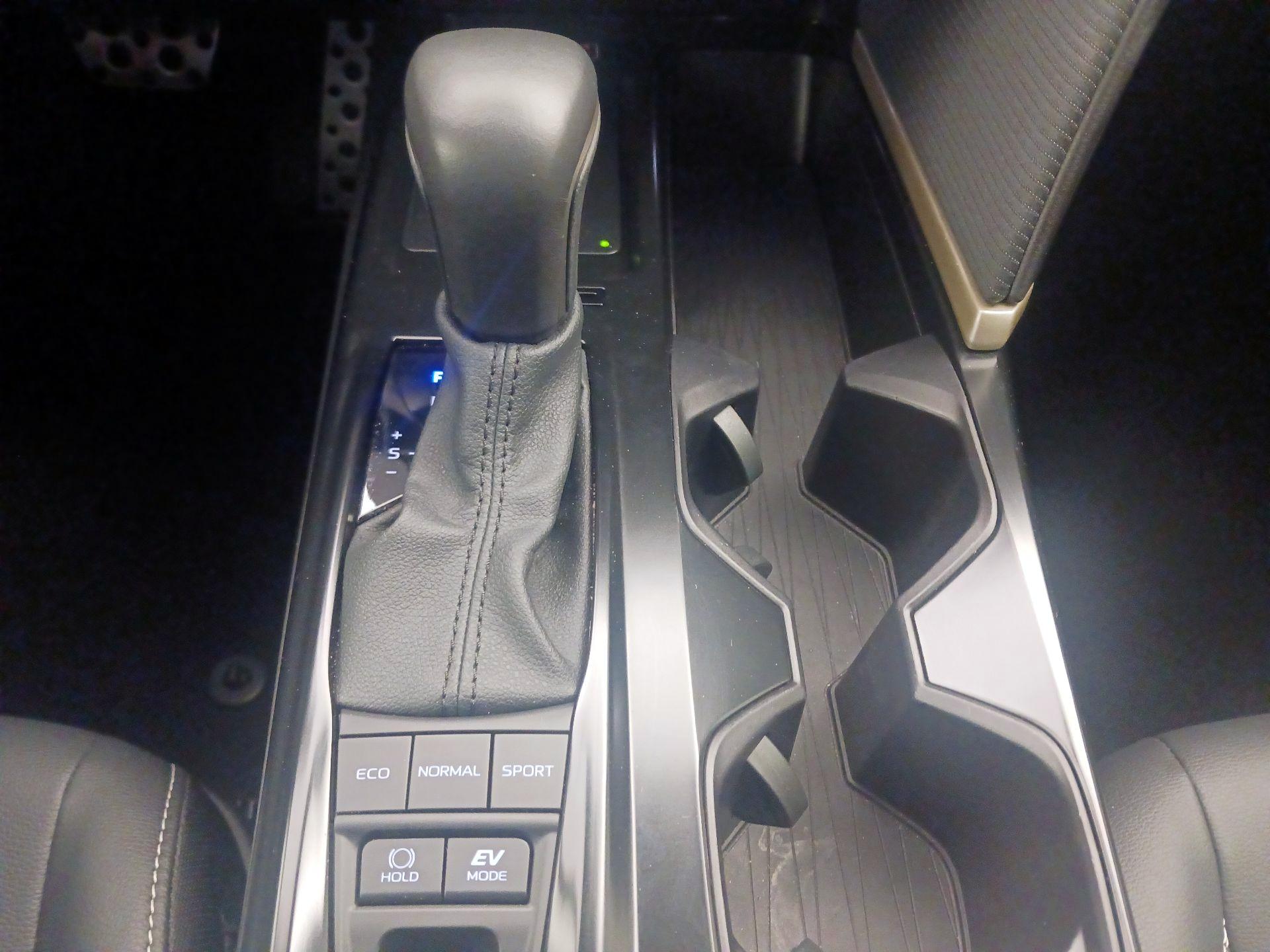 Thumbnail: 2025 Toyota Camry - 17