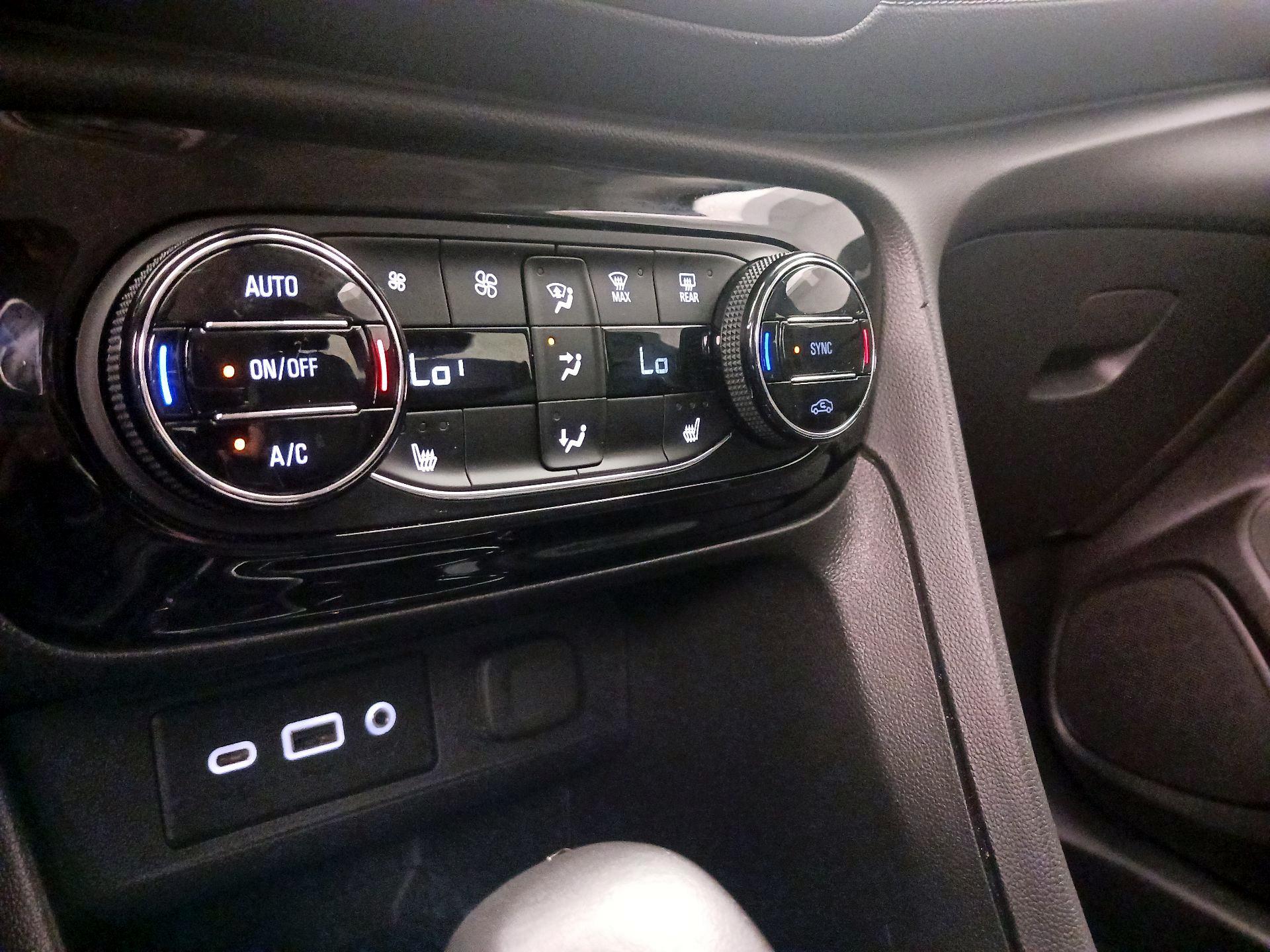 Thumbnail: 2021 Buick Encore GX - 16
