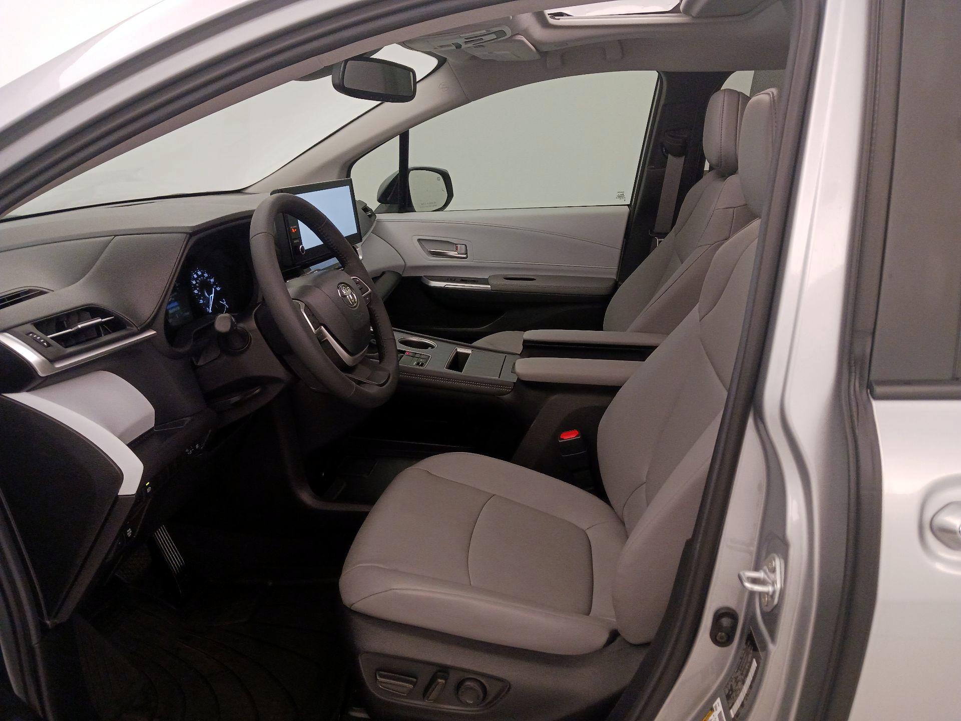 Thumbnail: 2025 Toyota Sienna - 11