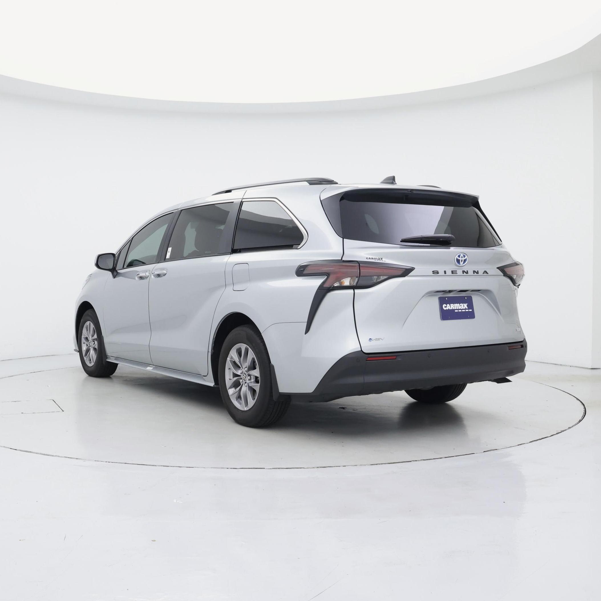 Thumbnail: 2025 Toyota Sienna - 2