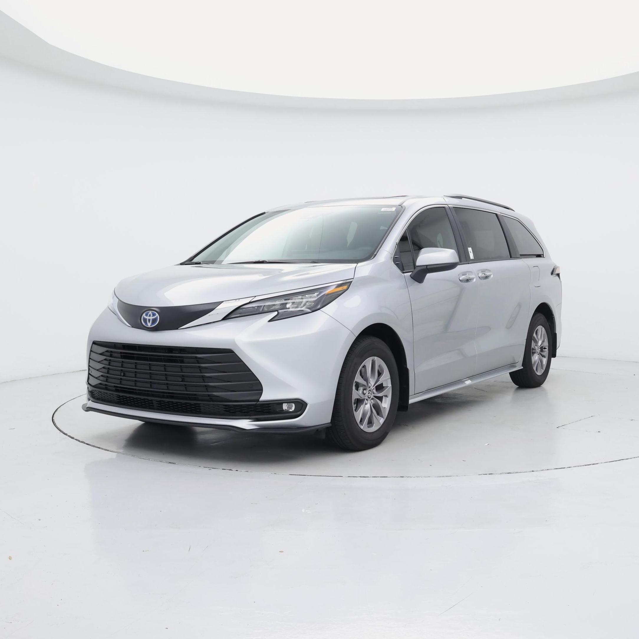 Thumbnail: 2025 Toyota Sienna - 4