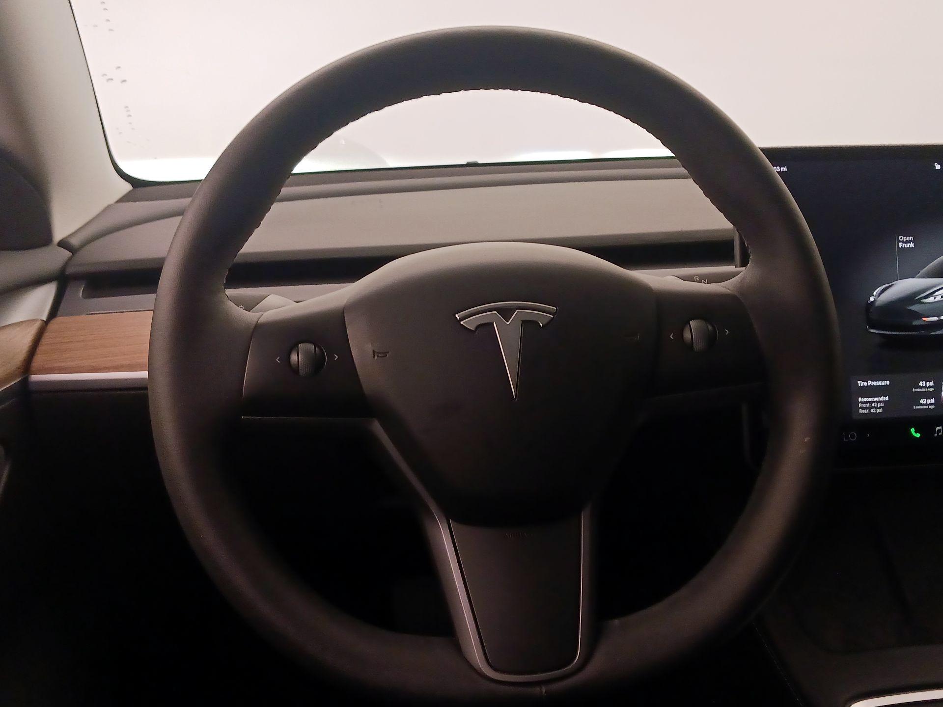 Thumbnail: 2023 Tesla Model 3 - 10