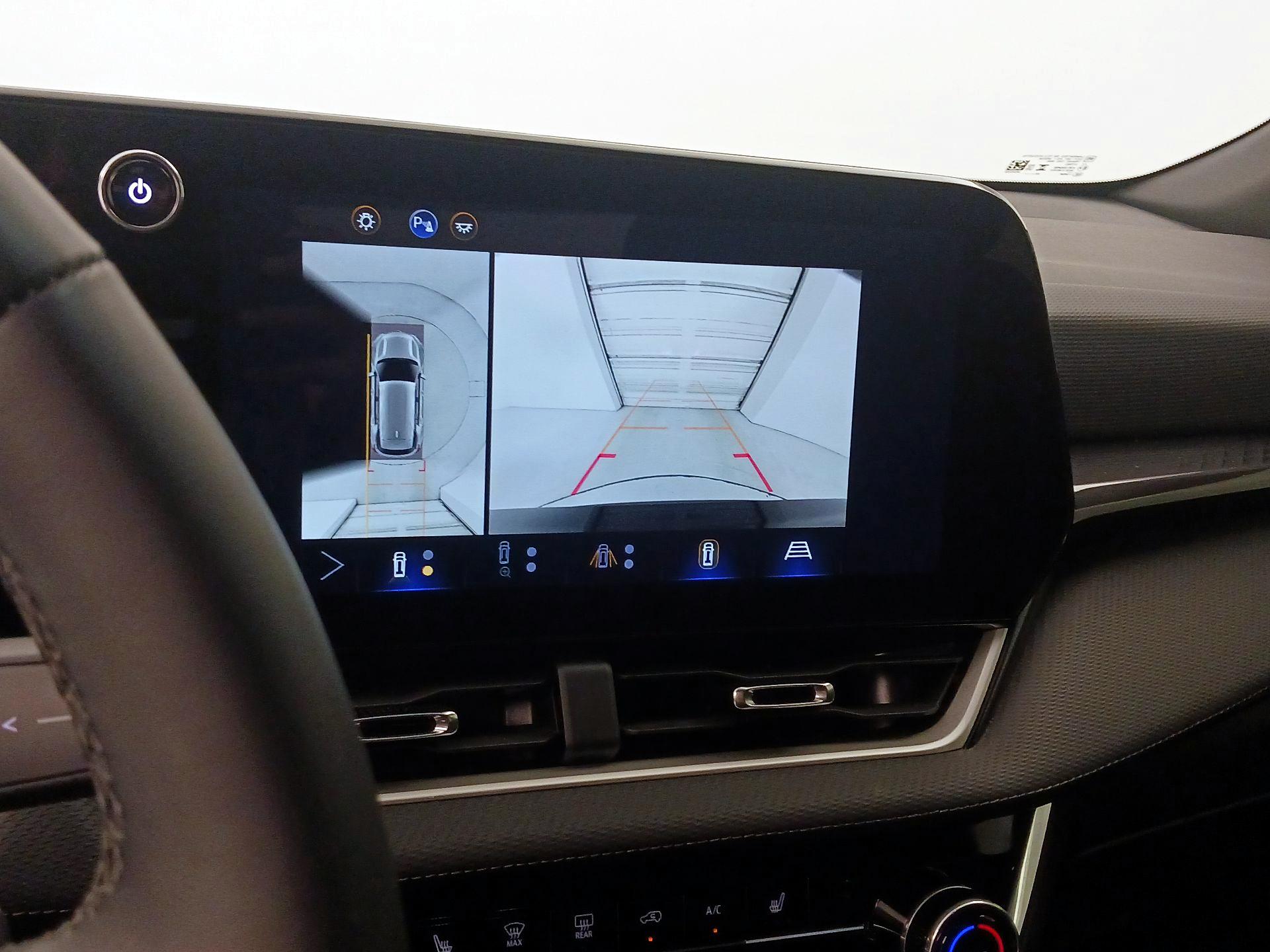 Thumbnail: 2025 Chevrolet Equinox - 14