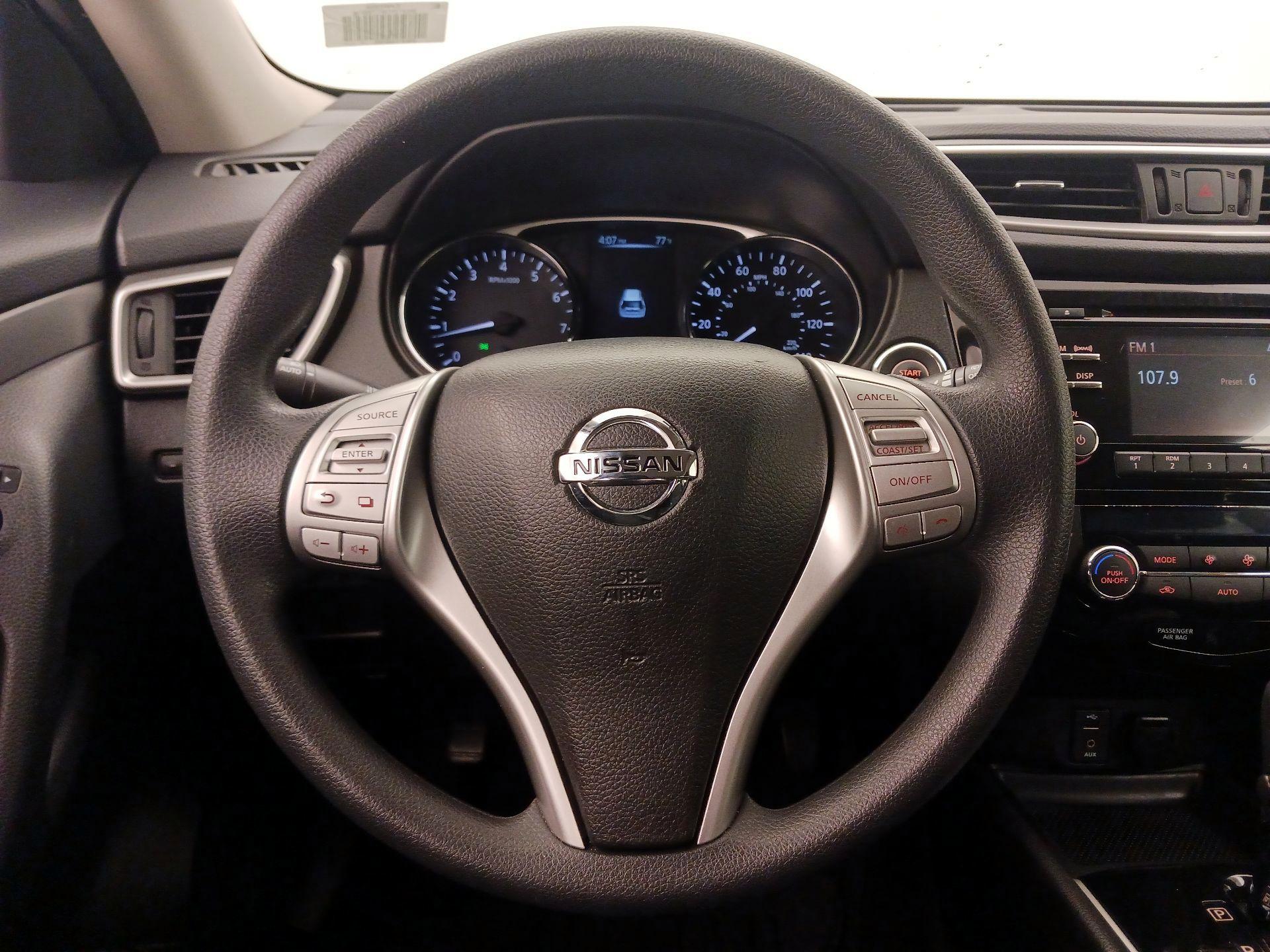 Thumbnail: 2015 Nissan Rogue - 10
