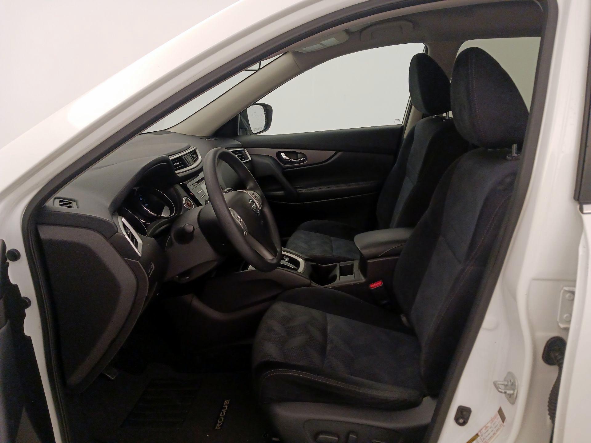 Thumbnail: 2015 Nissan Rogue - 11