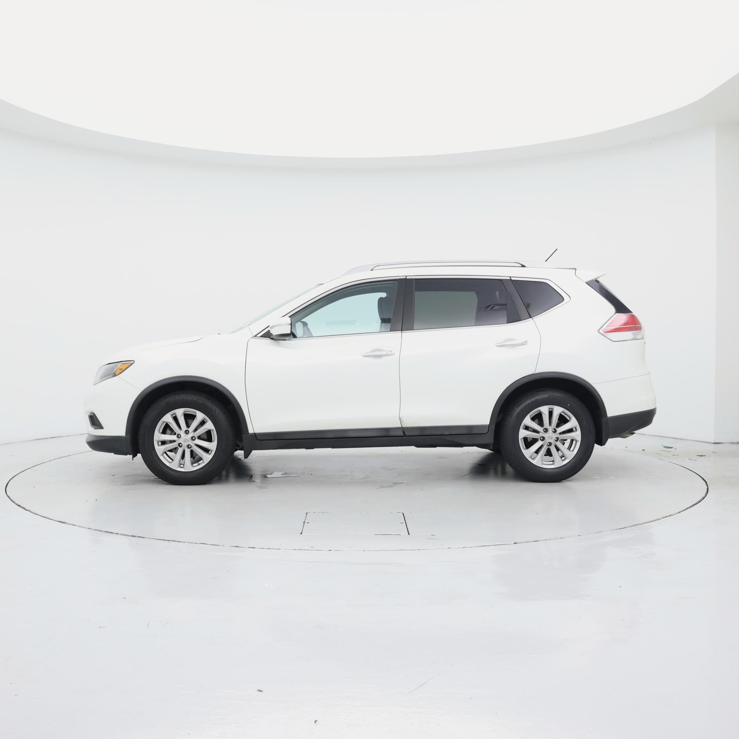 Thumbnail: 2015 Nissan Rogue - 3