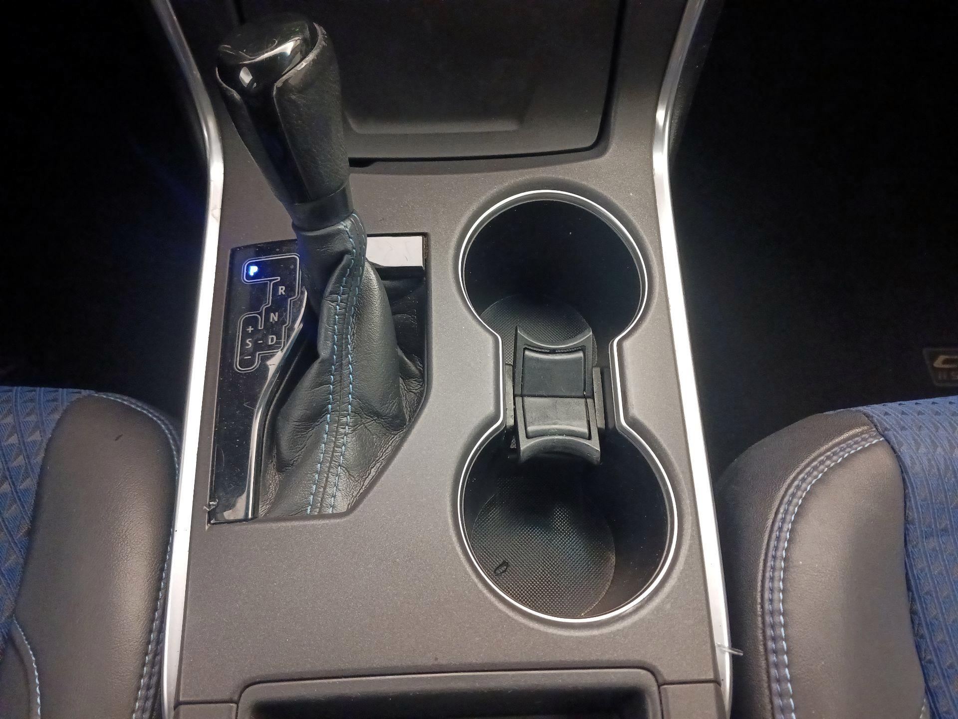 Thumbnail: 2016 Toyota Camry - 18