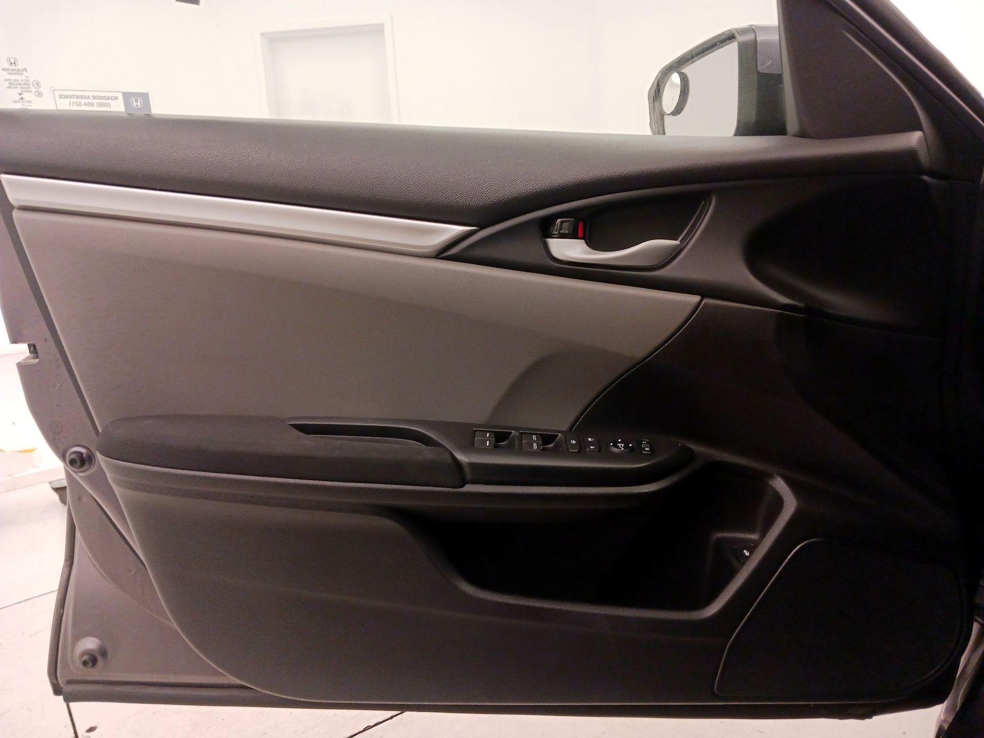 Thumbnail: 2018 Honda Civic - 12