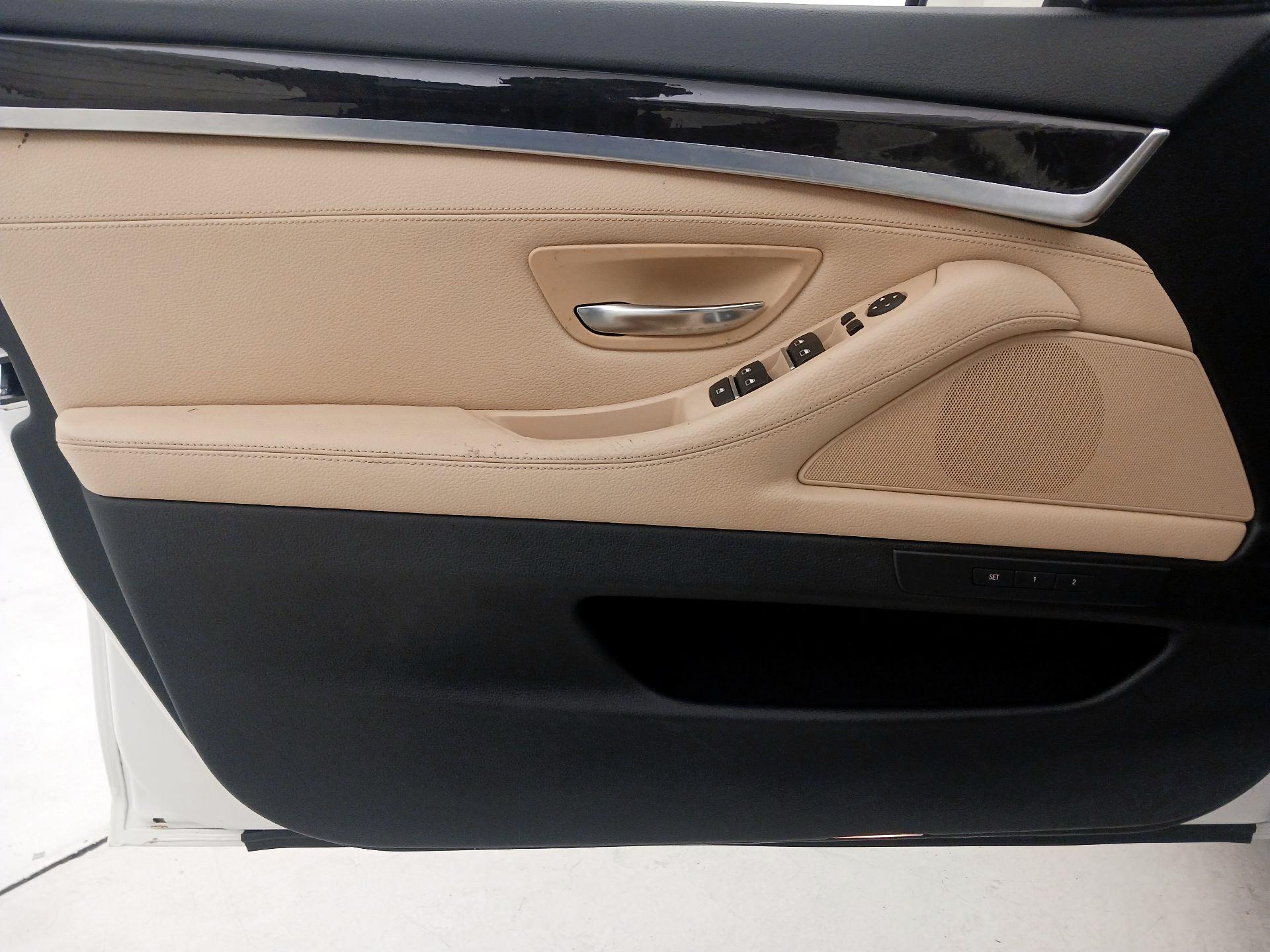 Thumbnail: 2016 BMW 5 Series - 12