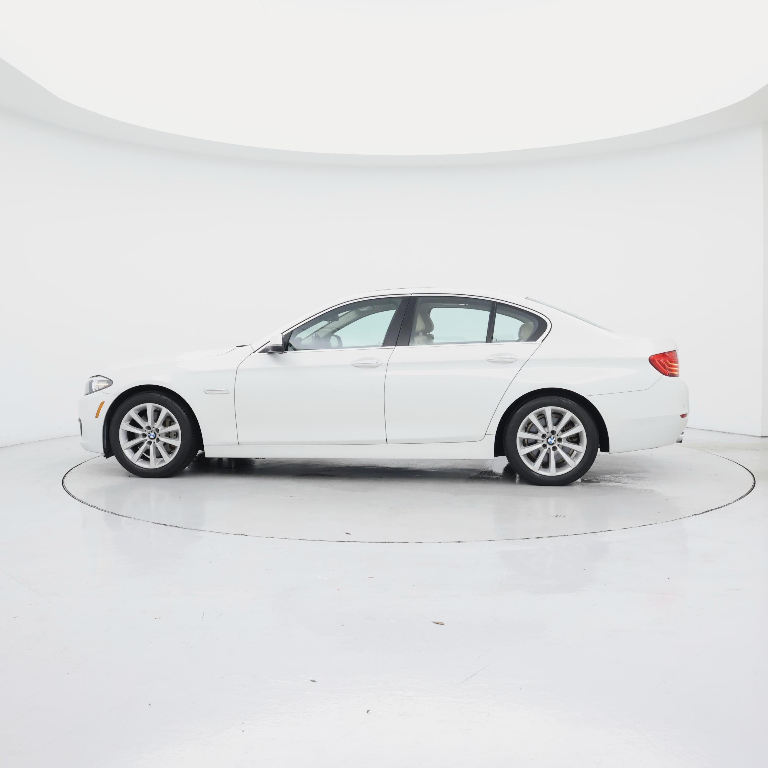 Thumbnail: 2016 BMW 5 Series - 3