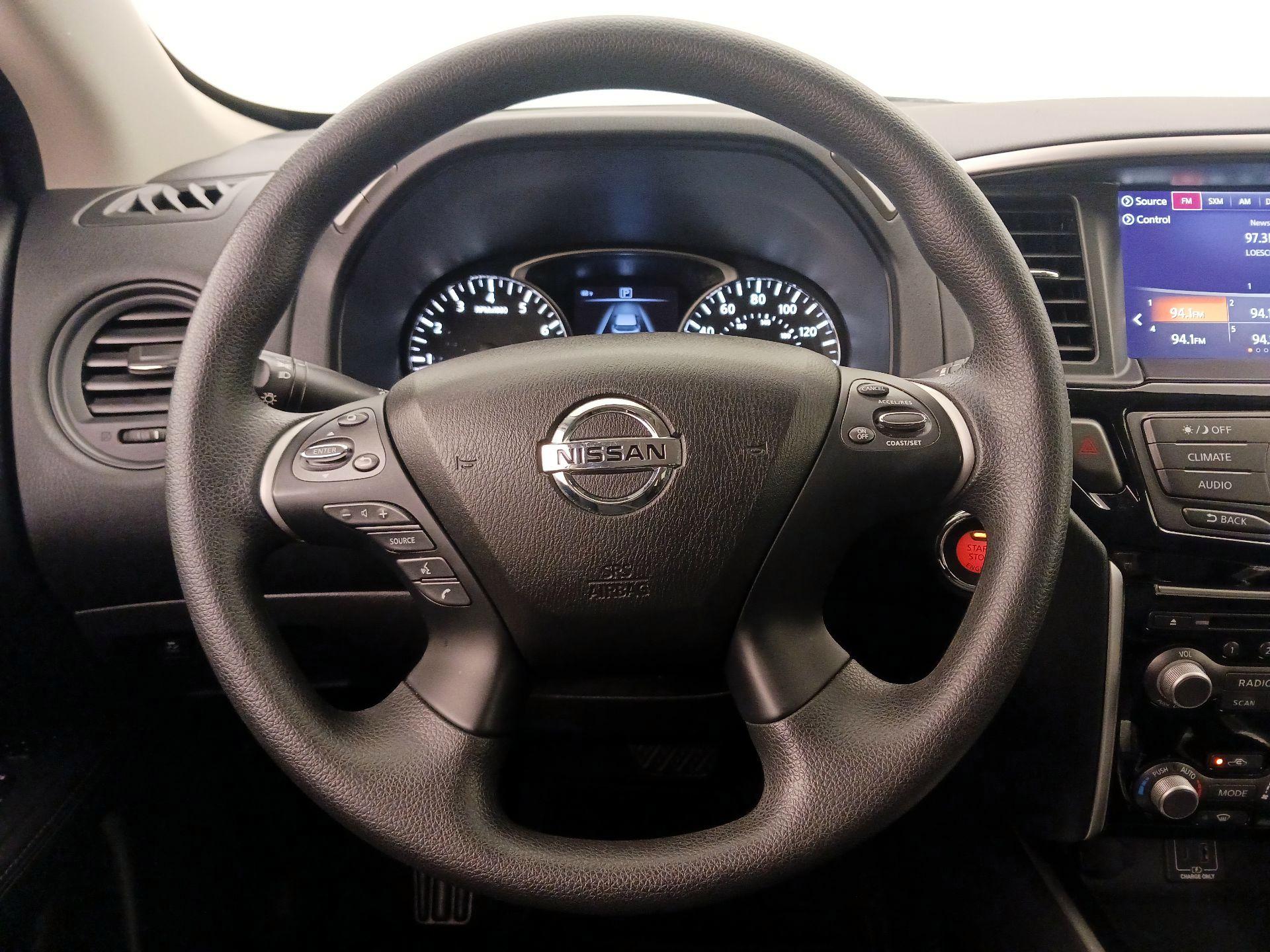 Thumbnail: 2020 Nissan Pathfinder - 10