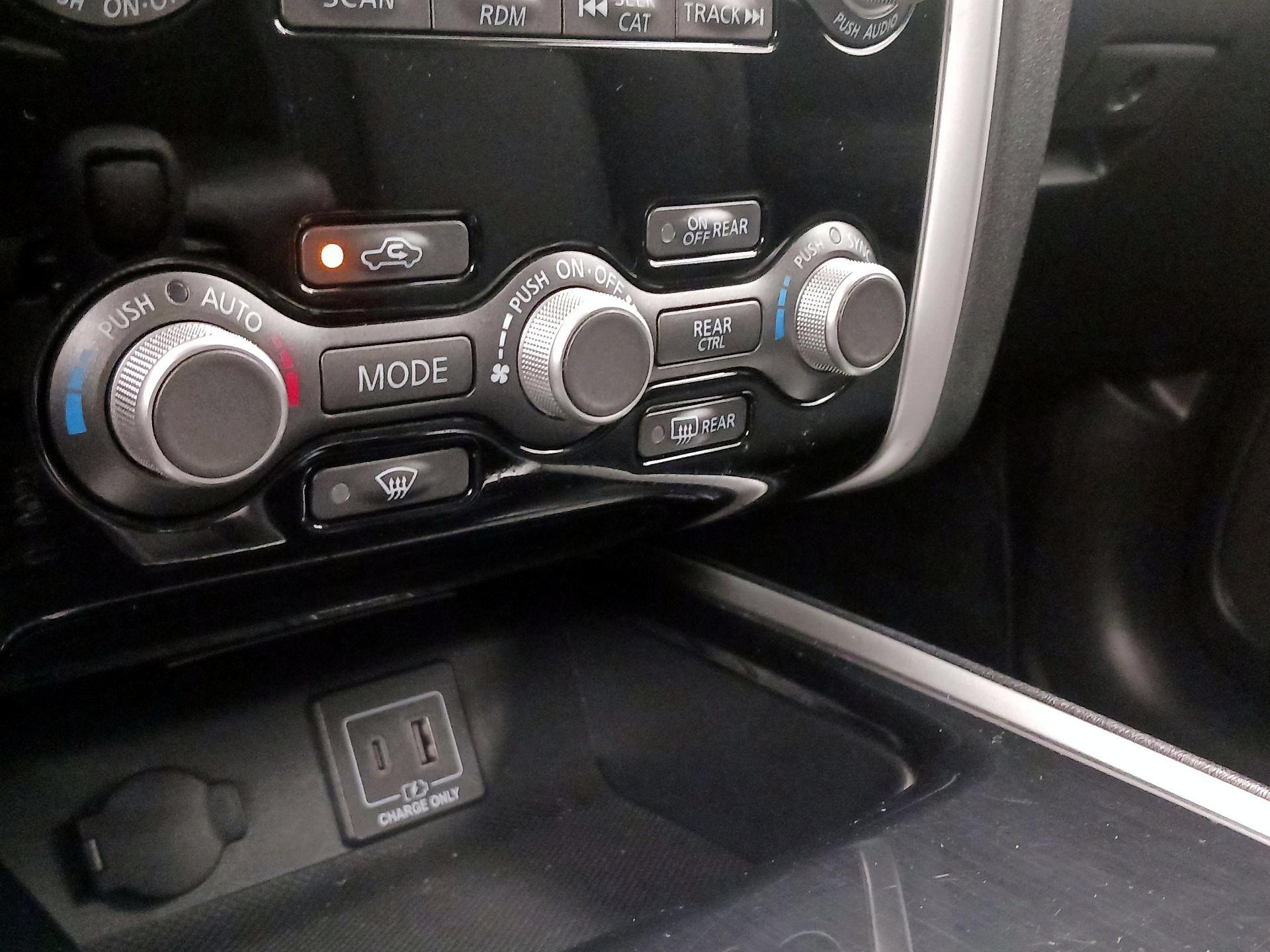 Thumbnail: 2020 Nissan Pathfinder - 16
