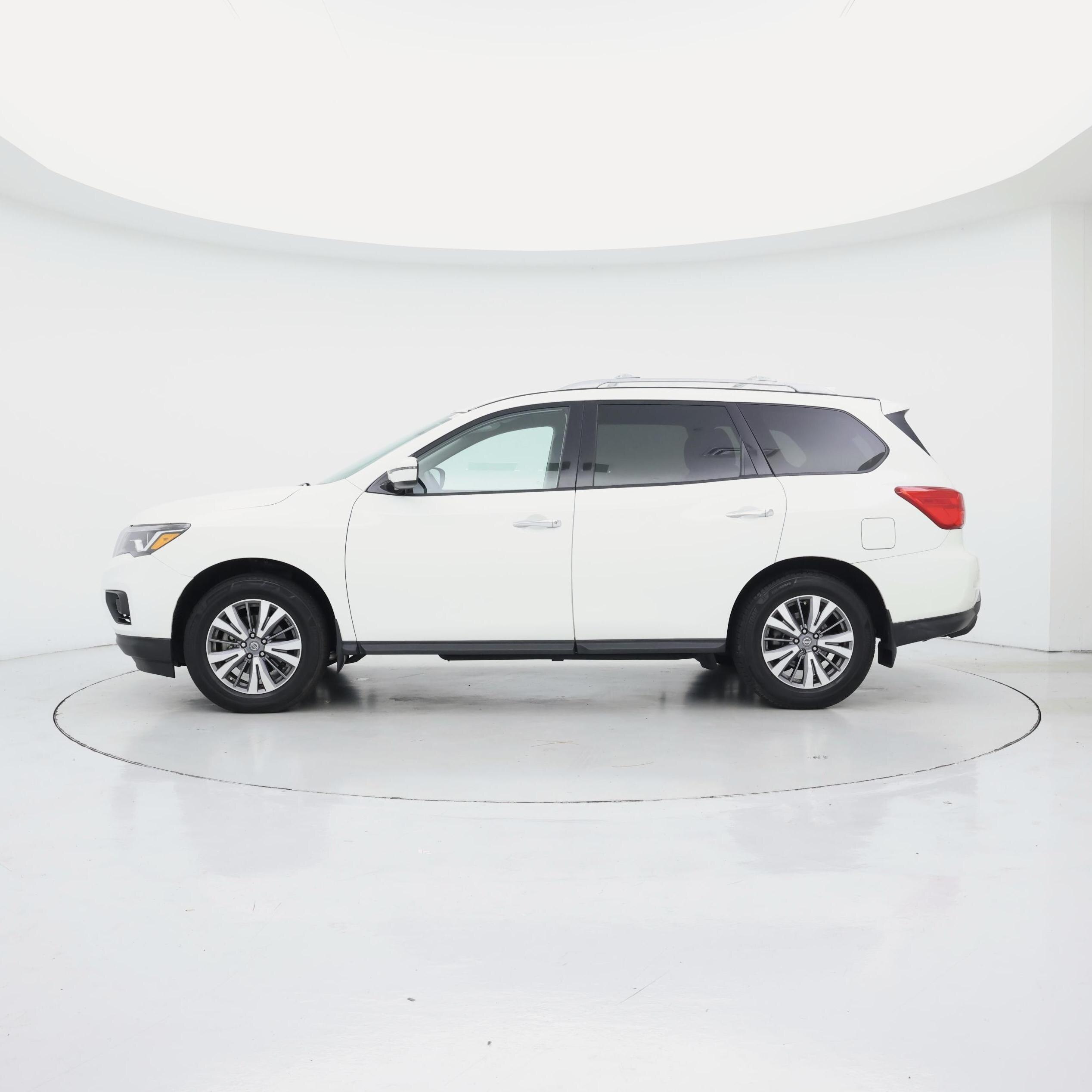 Thumbnail: 2020 Nissan Pathfinder - 3