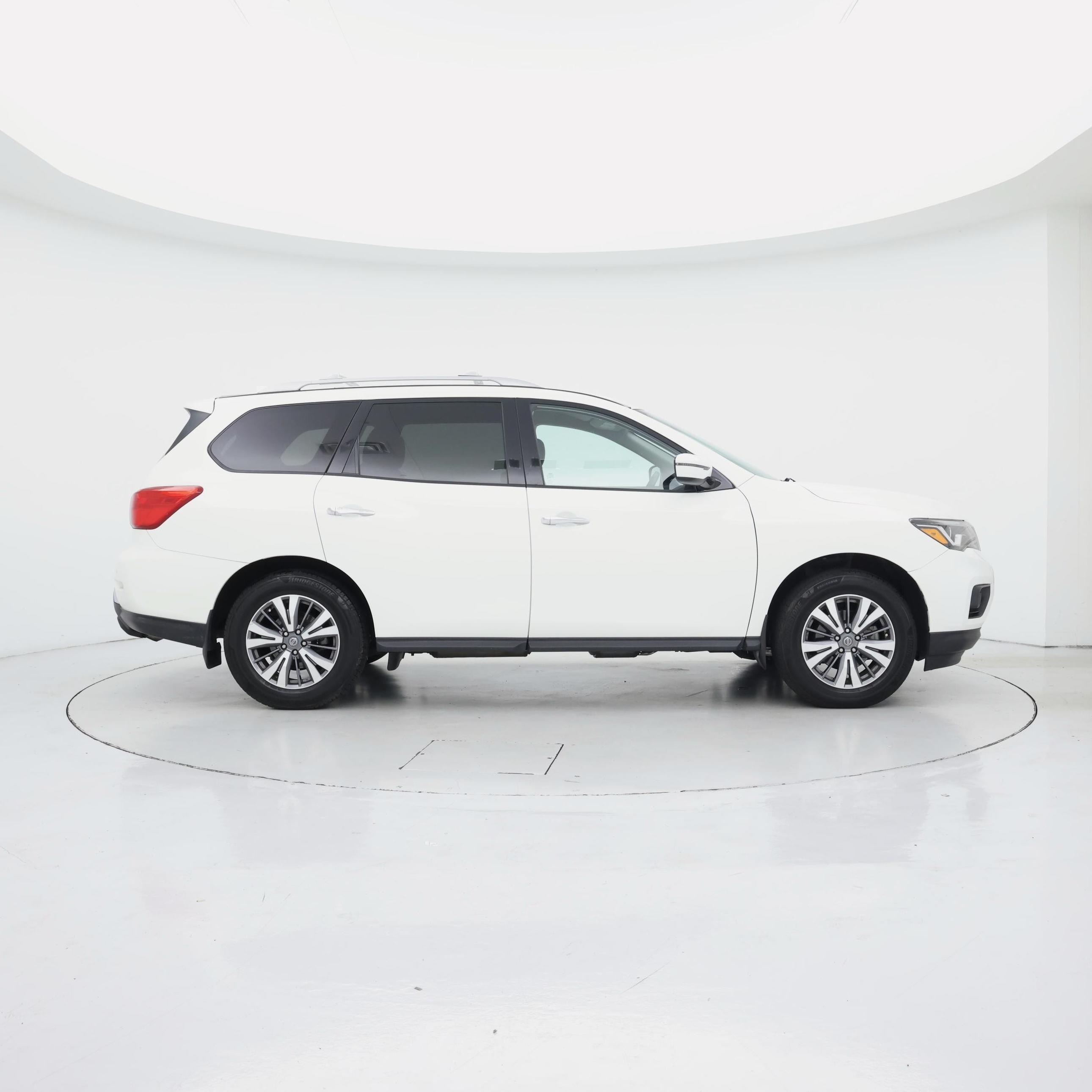 Thumbnail: 2020 Nissan Pathfinder - 7