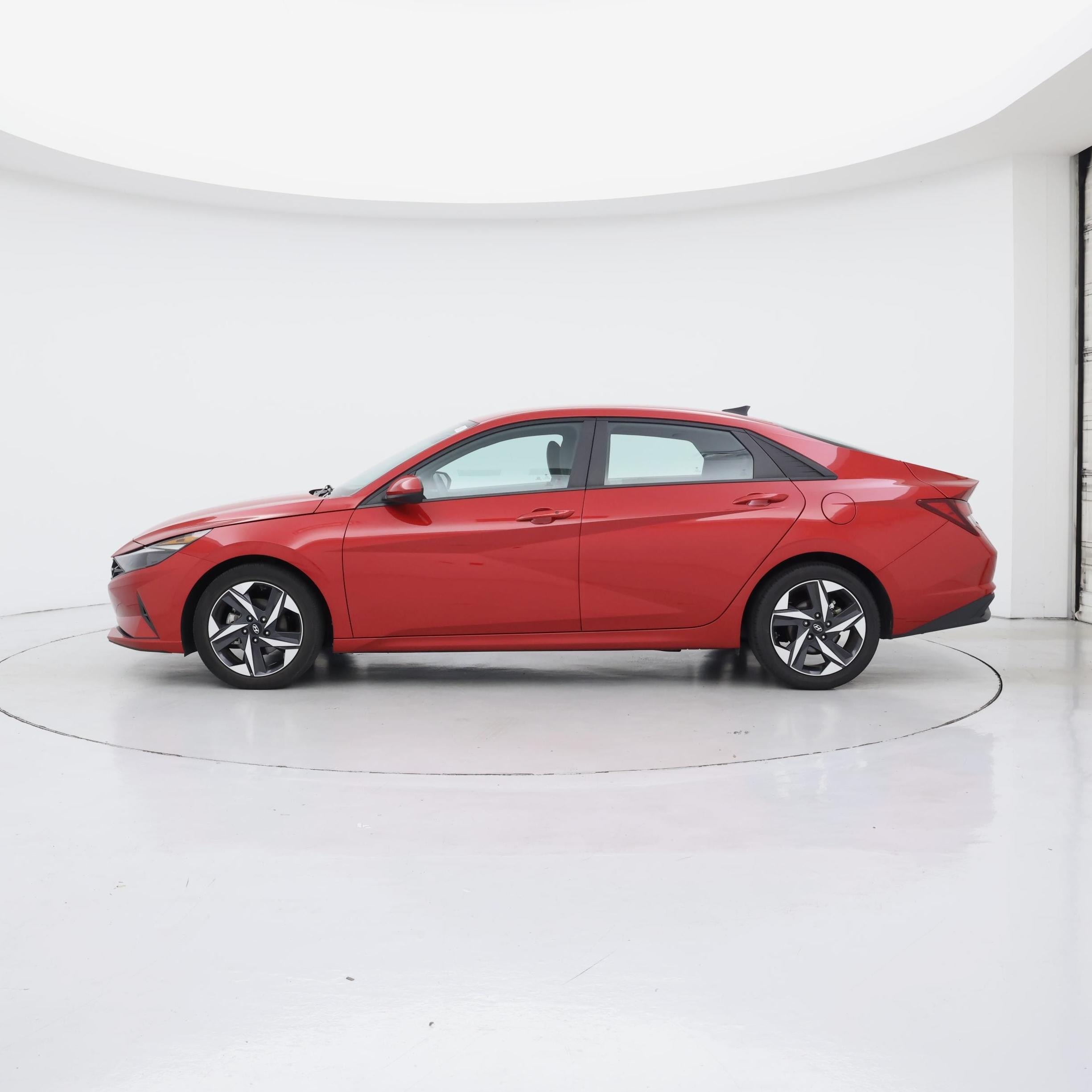 Thumbnail: 2023 Hyundai Elantra - 3