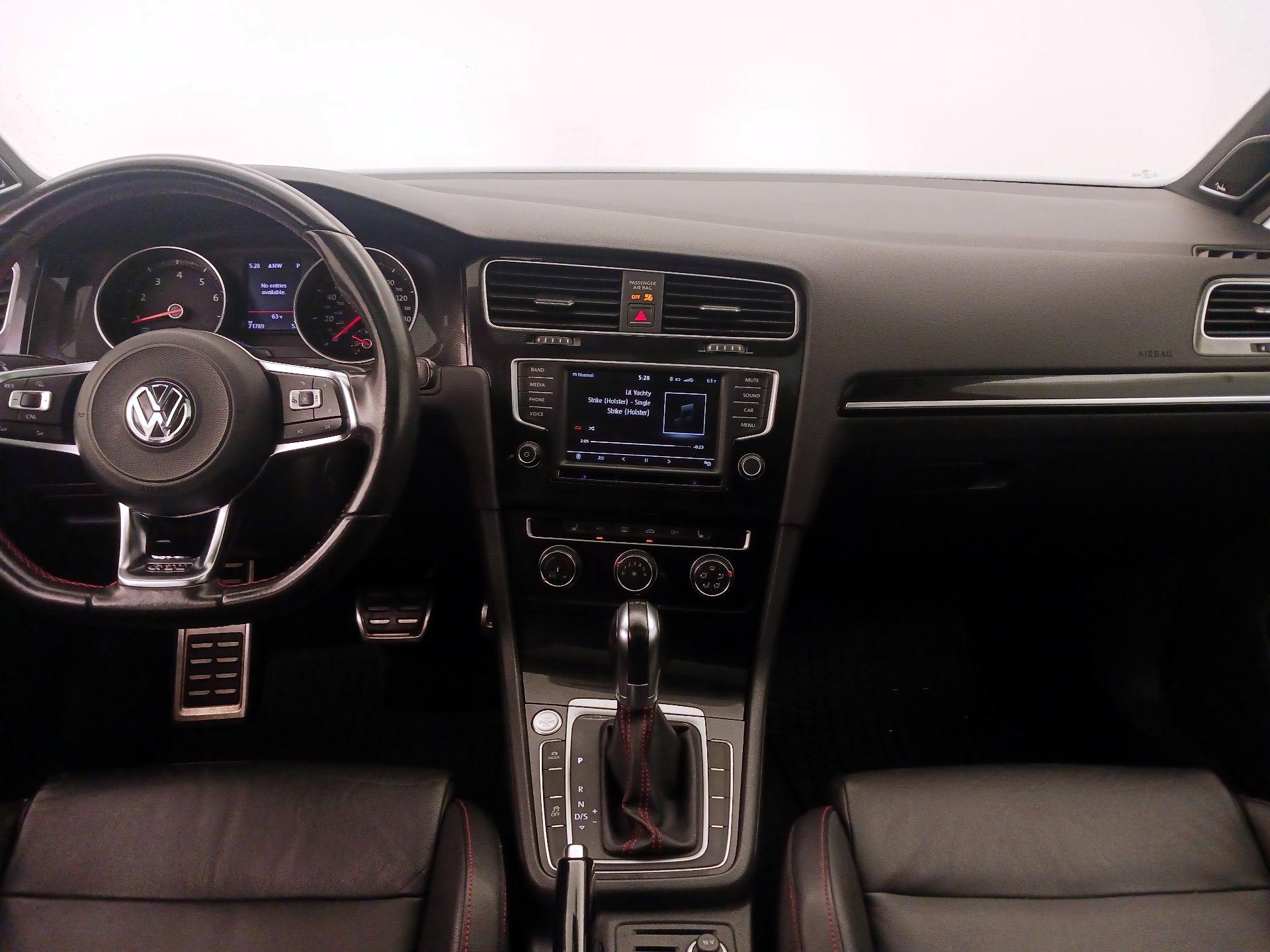 Thumbnail: 2017 Volkswagen Golf - 9