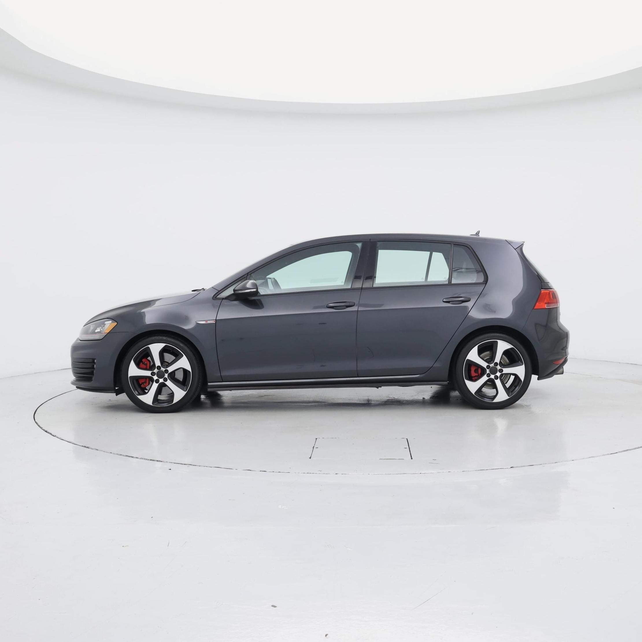 Thumbnail: 2017 Volkswagen Golf - 3
