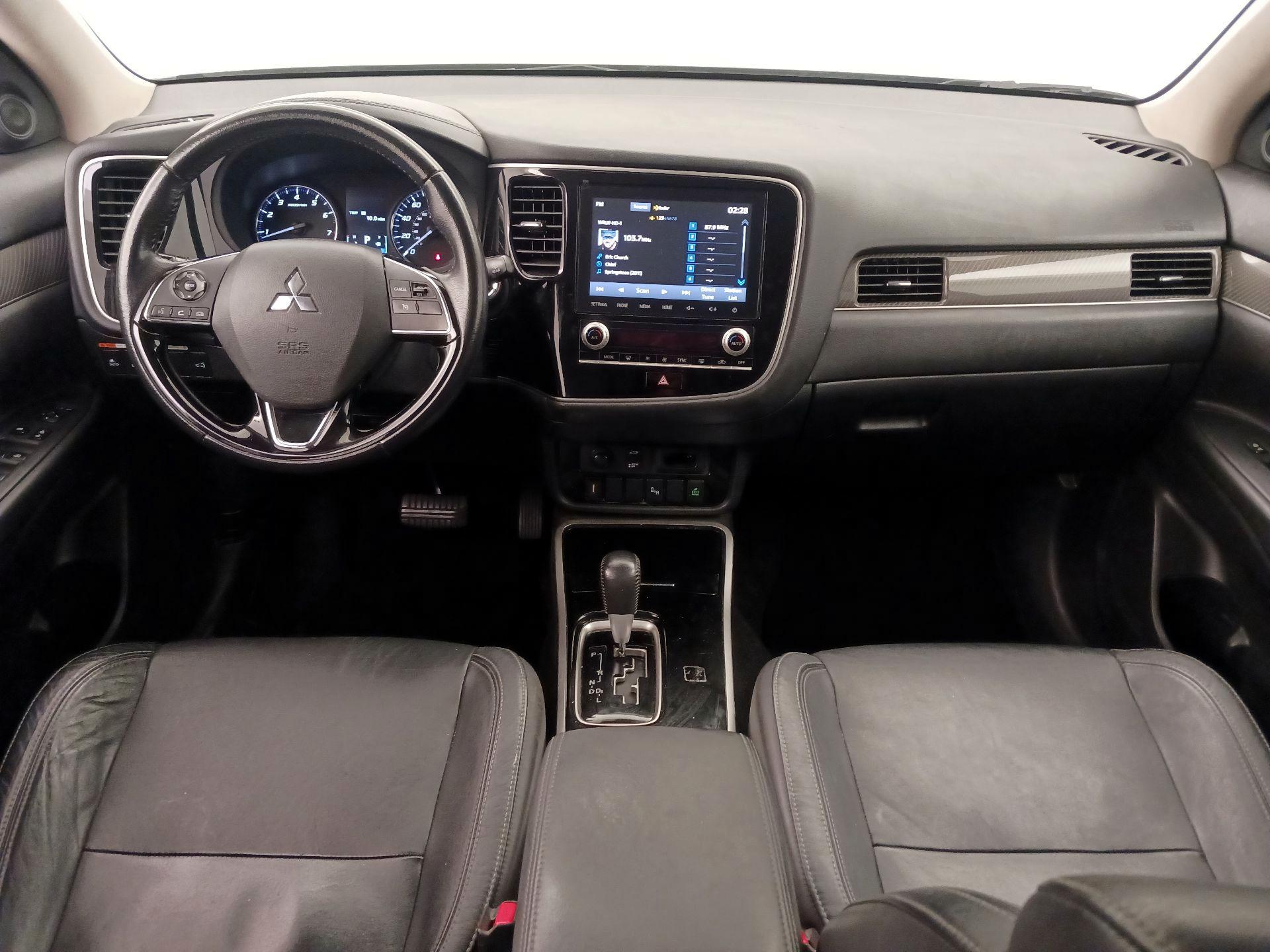 Thumbnail: 2020 Mitsubishi Outlander - 9