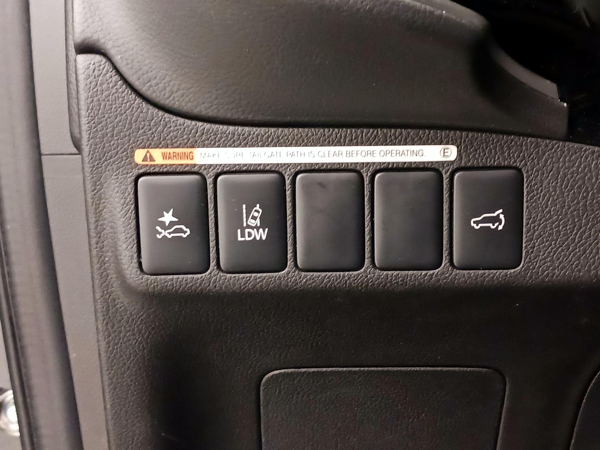 Thumbnail: 2020 Mitsubishi Outlander - 13
