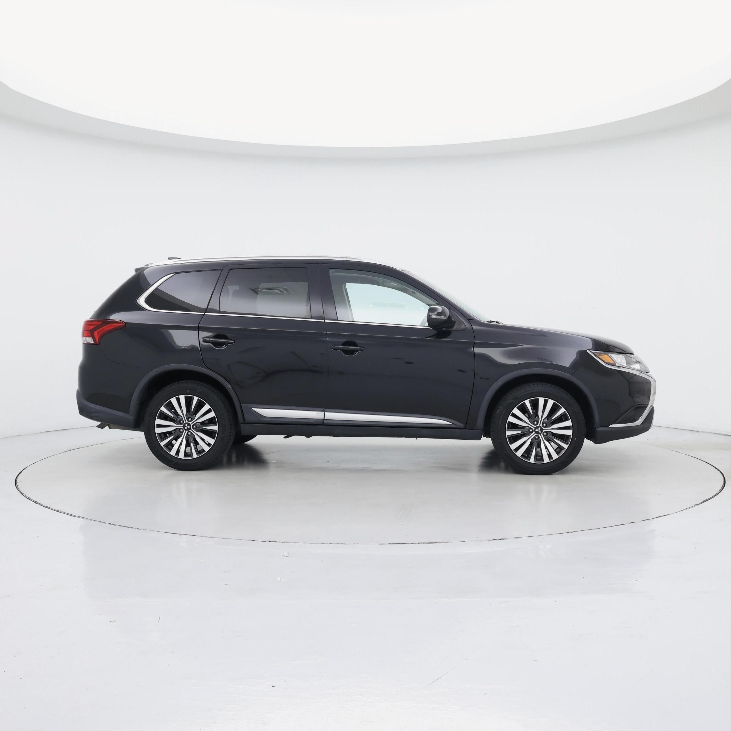 Thumbnail: 2020 Mitsubishi Outlander - 7