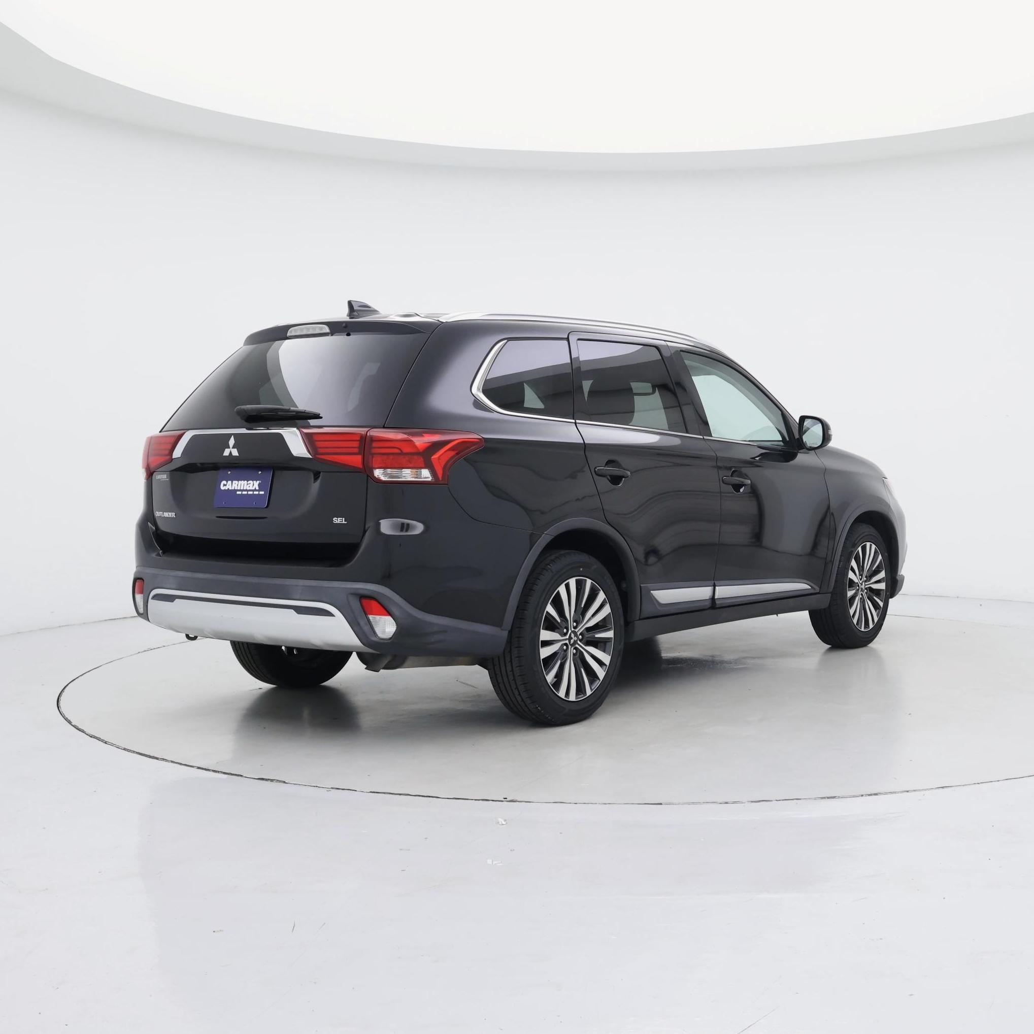 Thumbnail: 2020 Mitsubishi Outlander - 8