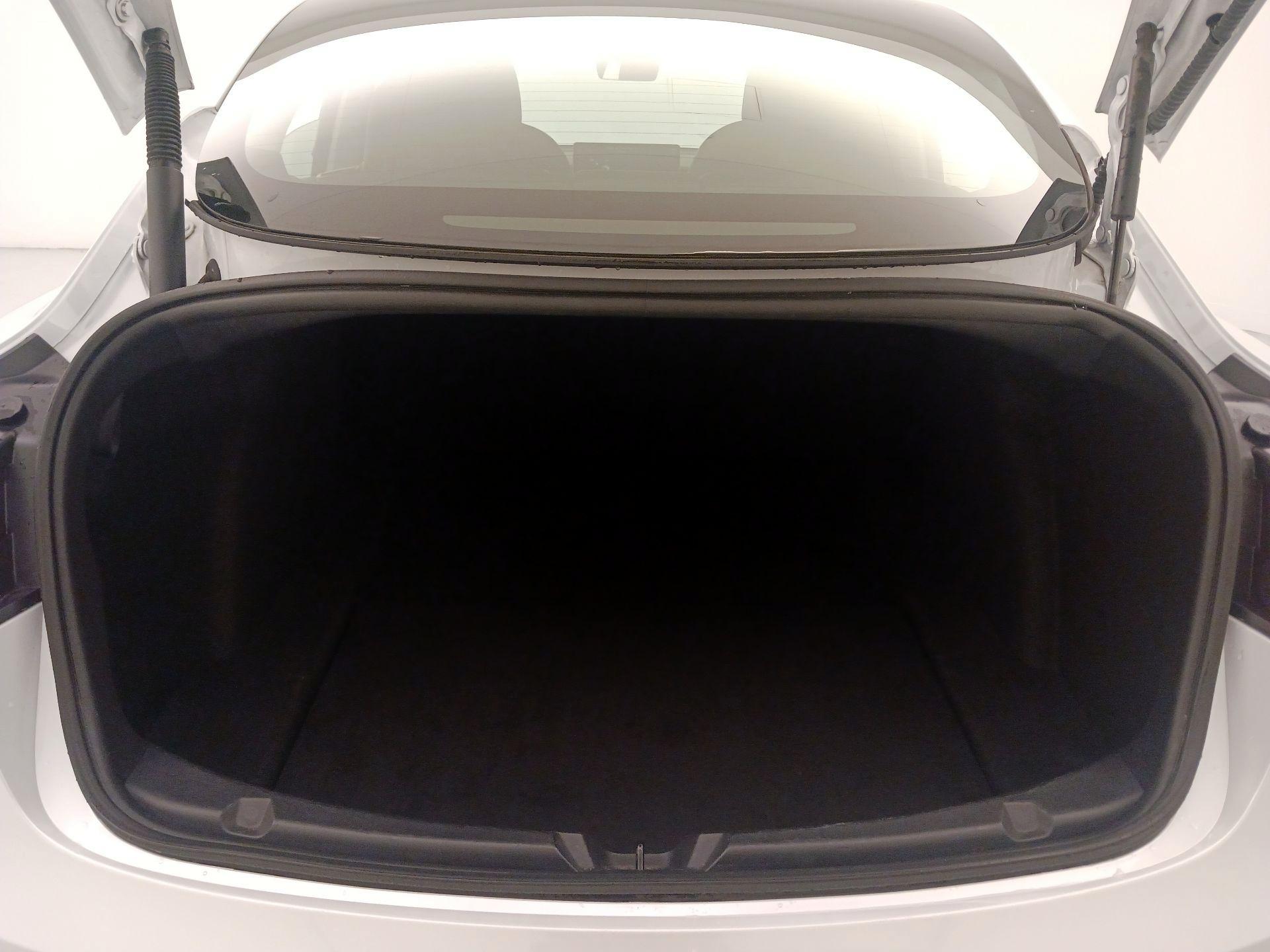 Thumbnail: 2021 Tesla Model 3 - 19